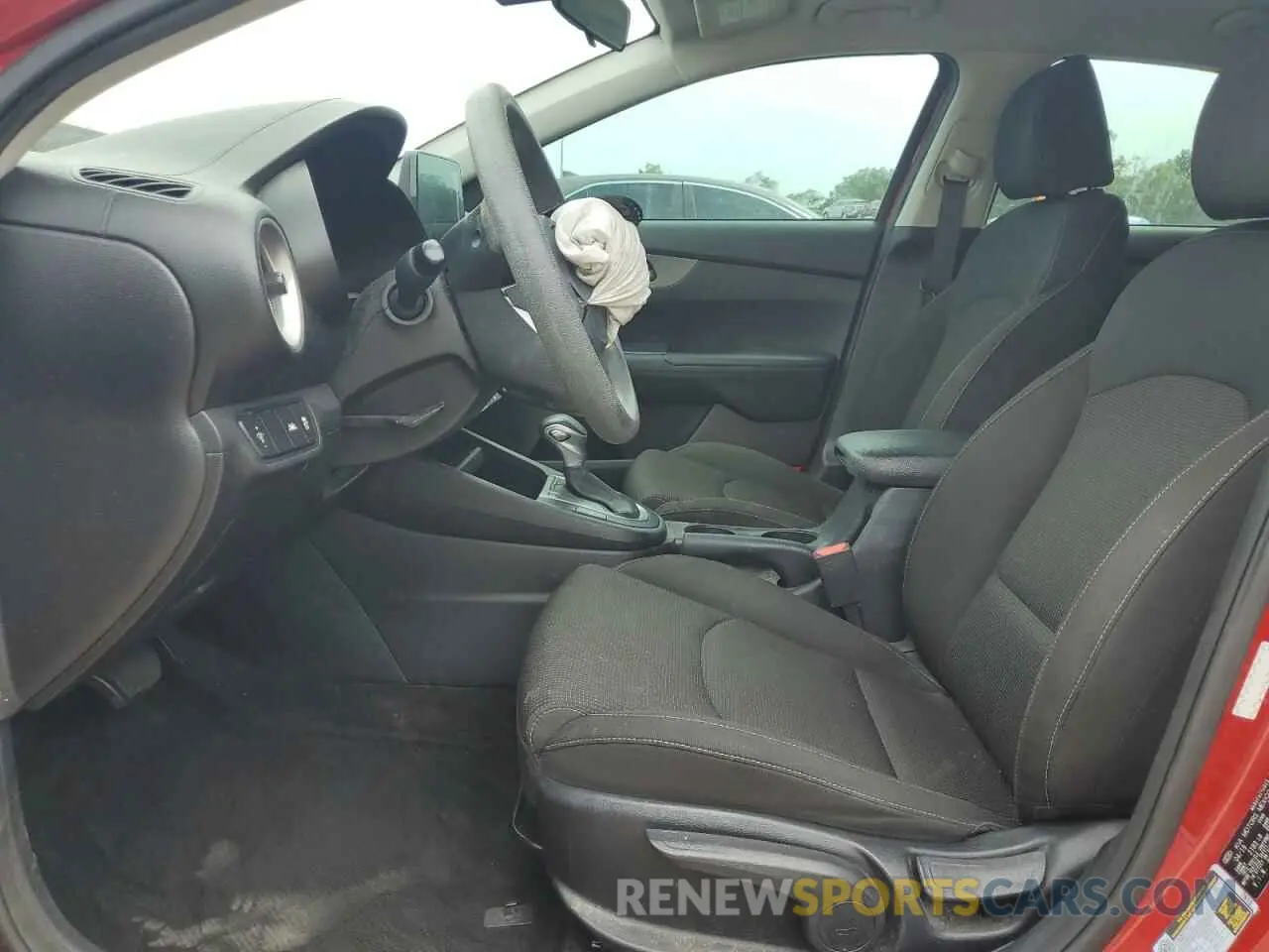 7 Фотография поврежденного автомобиля 3KPF24AD4KE112694 KIA FORTE 2019