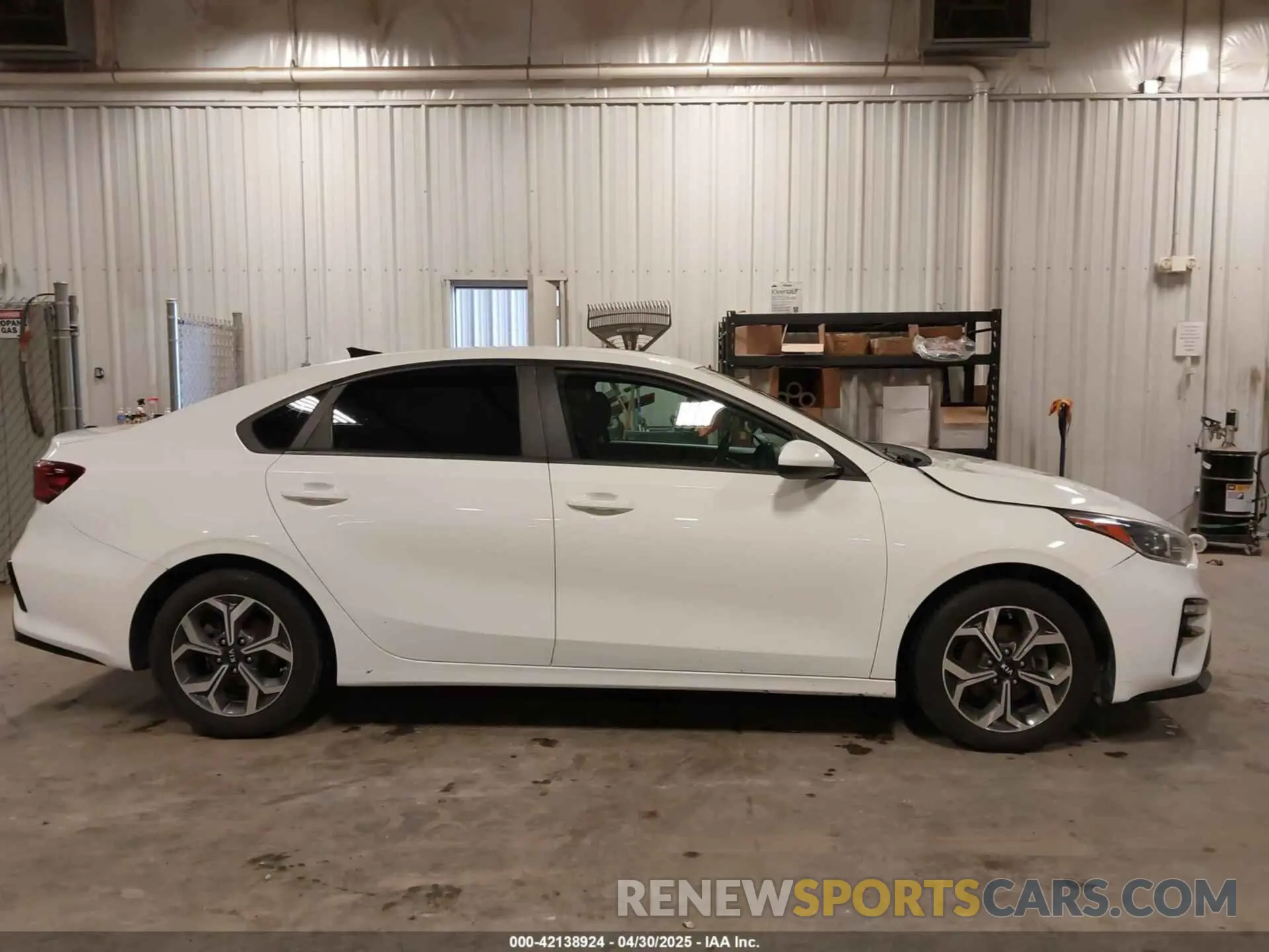 14 Photograph of a damaged car 3KPF24AD4KE115000 KIA FORTE 2019