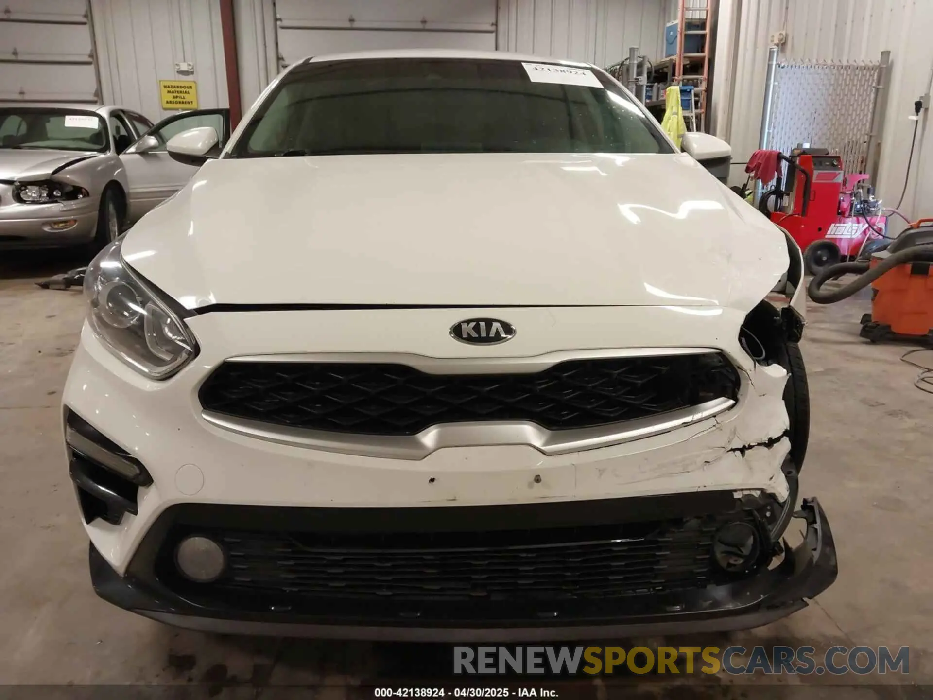 18 Photograph of a damaged car 3KPF24AD4KE115000 KIA FORTE 2019