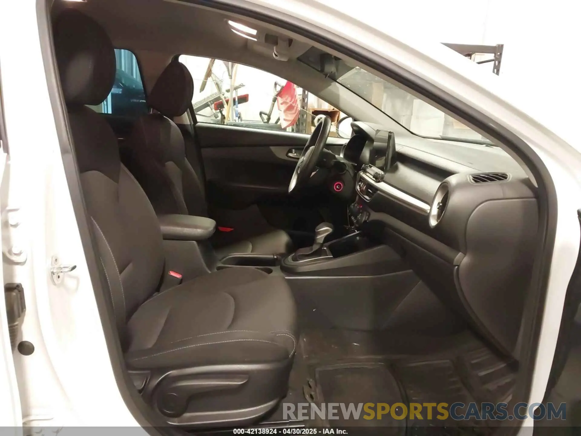 5 Photograph of a damaged car 3KPF24AD4KE115000 KIA FORTE 2019