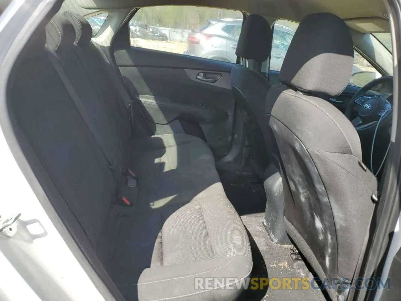 11 Фотография поврежденного автомобиля 3KPF24AD4KE132492 KIA FORTE 2019