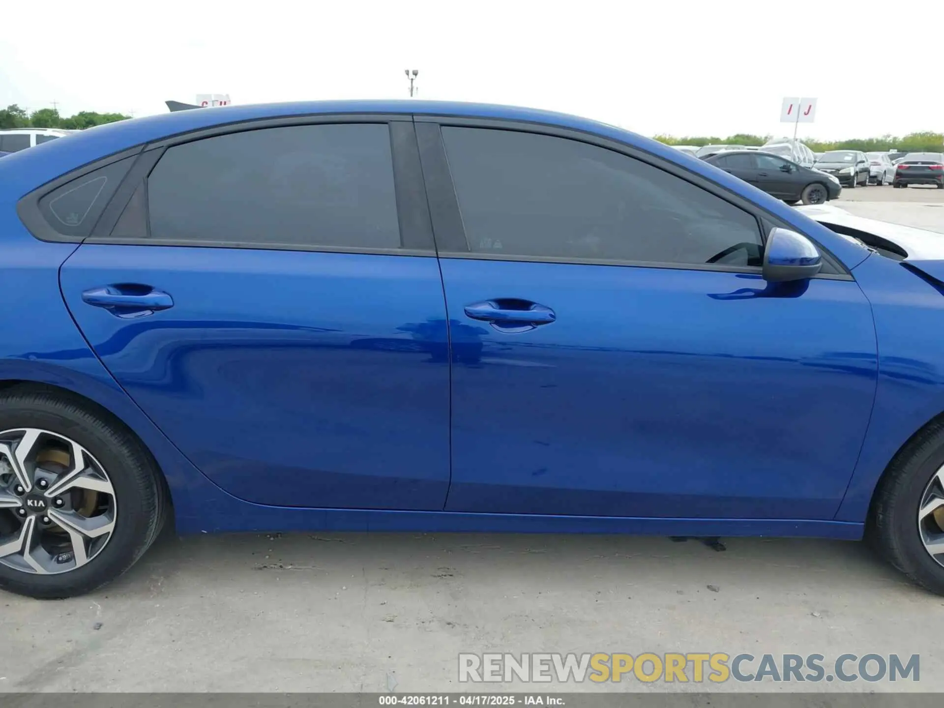 14 Photograph of a damaged car 3KPF24AD4KE135618 KIA FORTE 2019