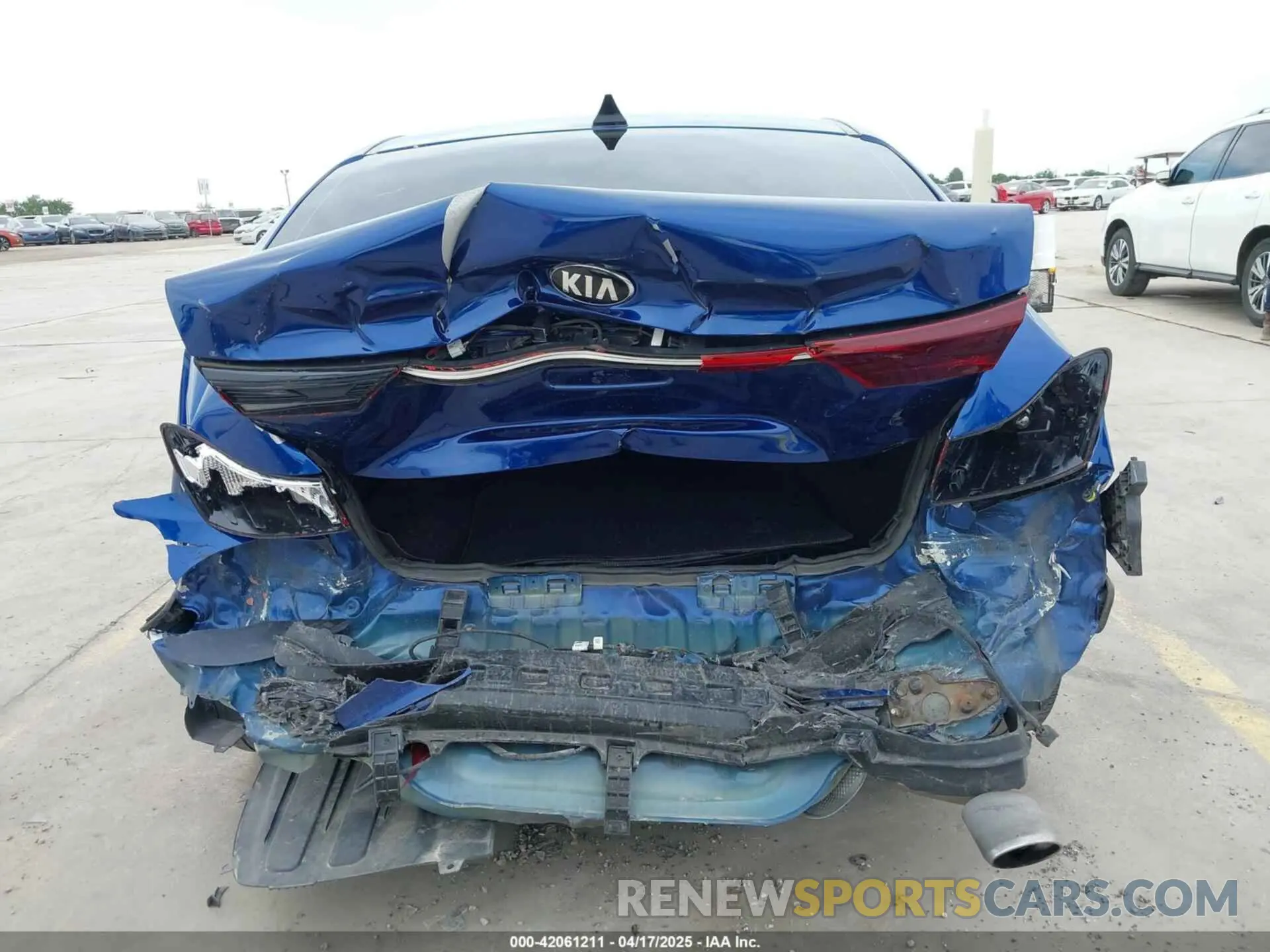 17 Photograph of a damaged car 3KPF24AD4KE135618 KIA FORTE 2019