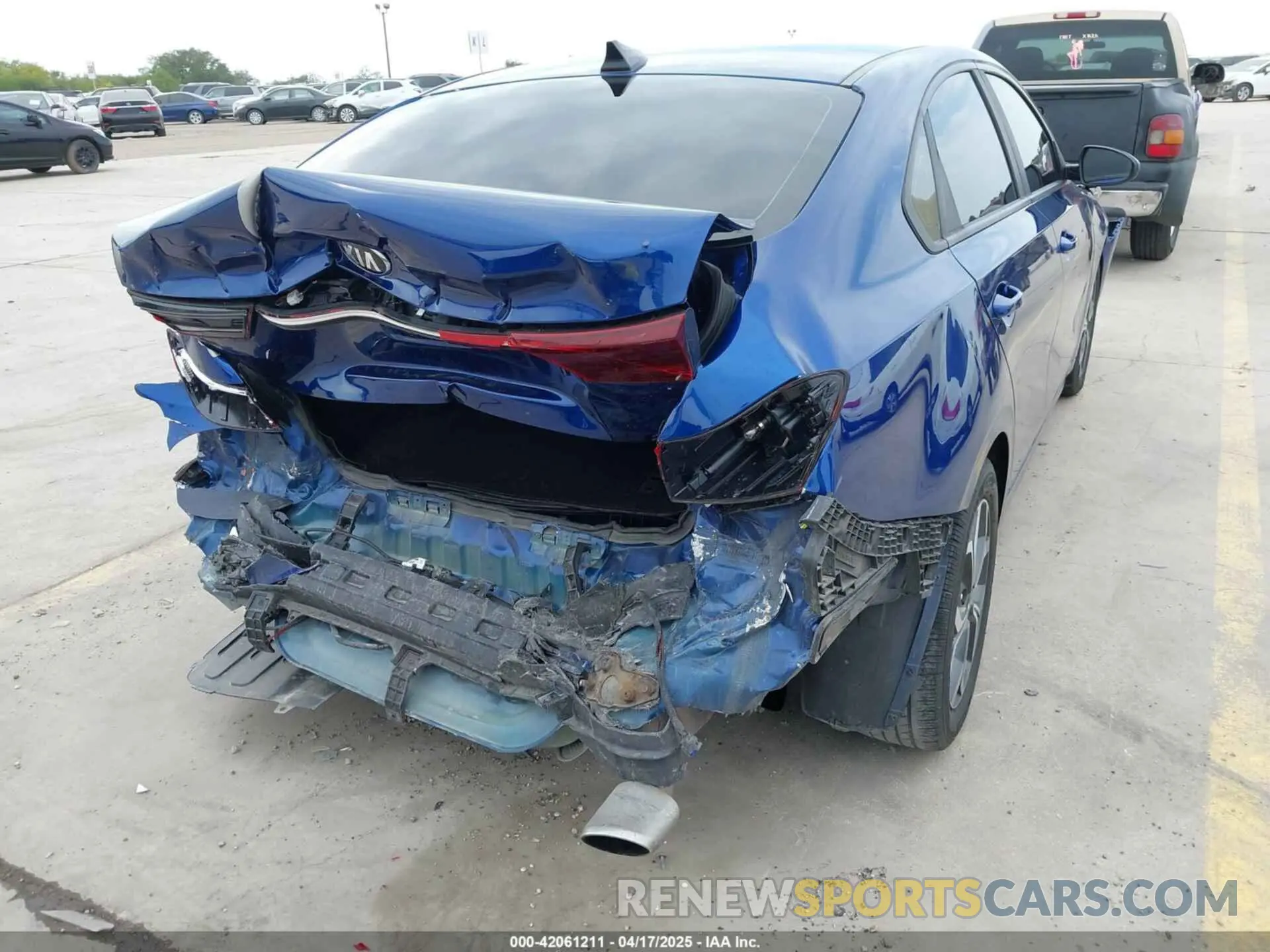 18 Photograph of a damaged car 3KPF24AD4KE135618 KIA FORTE 2019