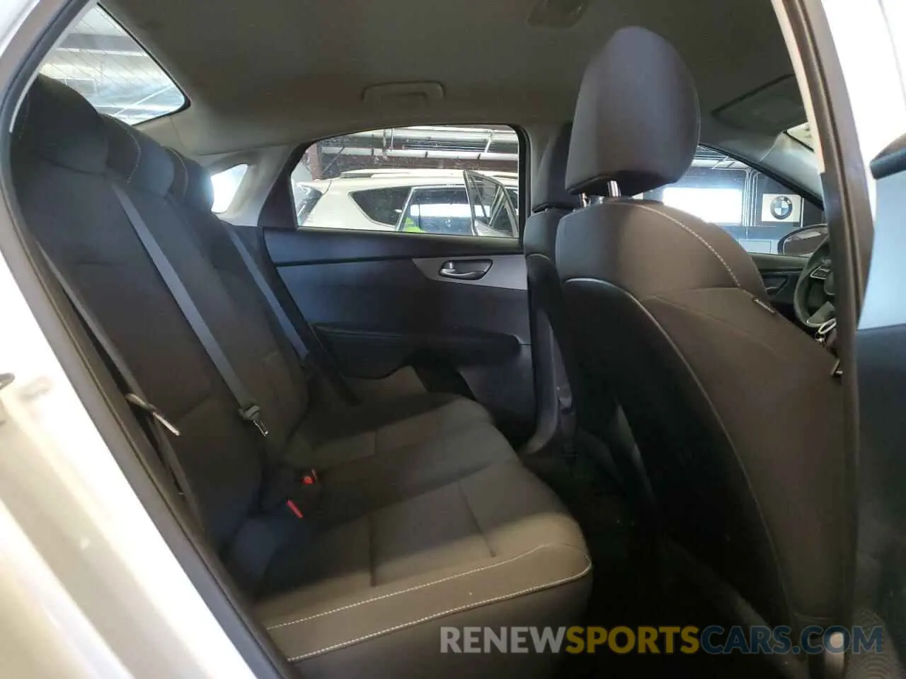 10 Photograph of a damaged car 3KPF24AD5KE030313 KIA FORTE 2019