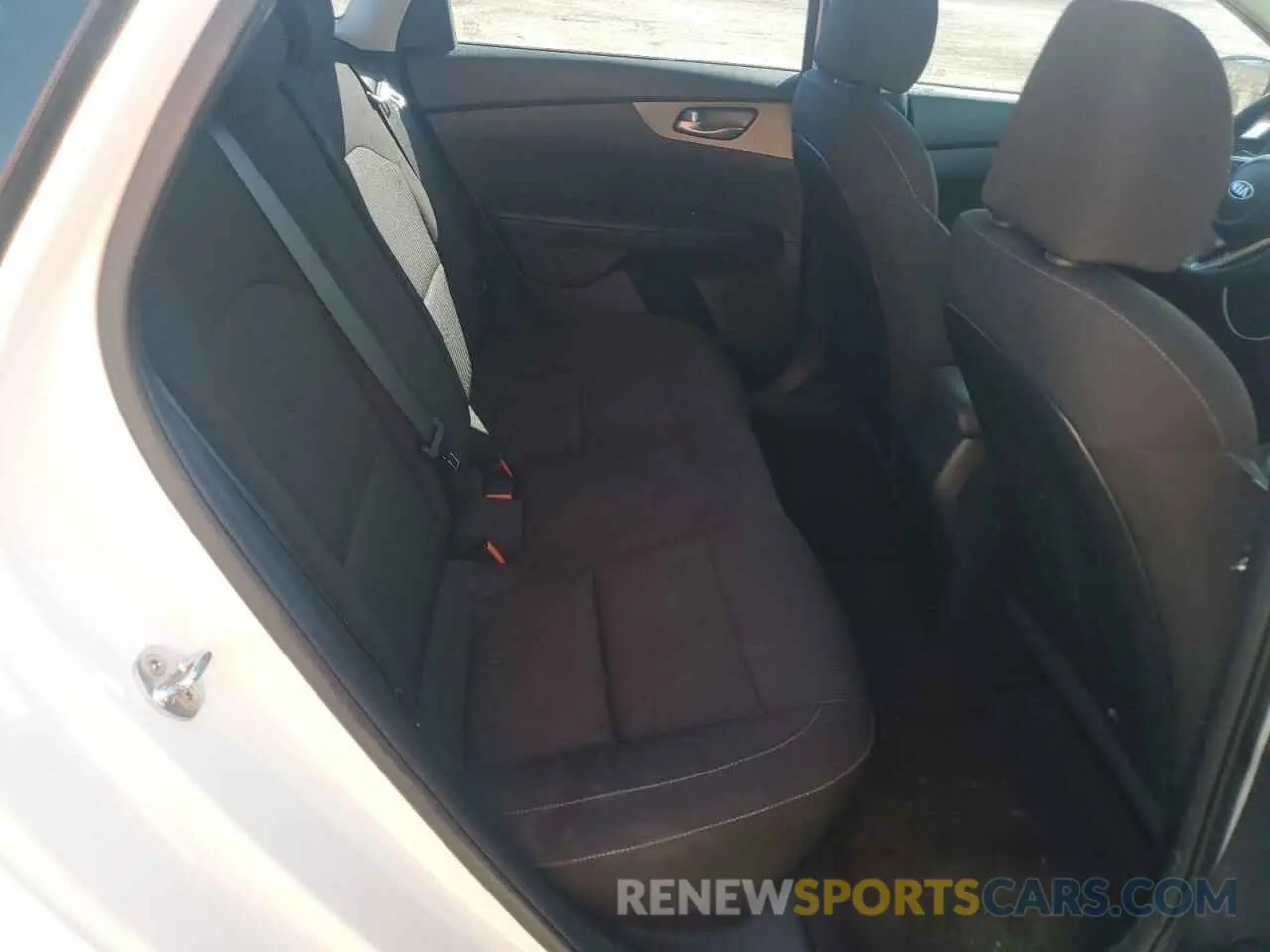 10 Photograph of a damaged car 3KPF24AD5KE041697 KIA FORTE 2019