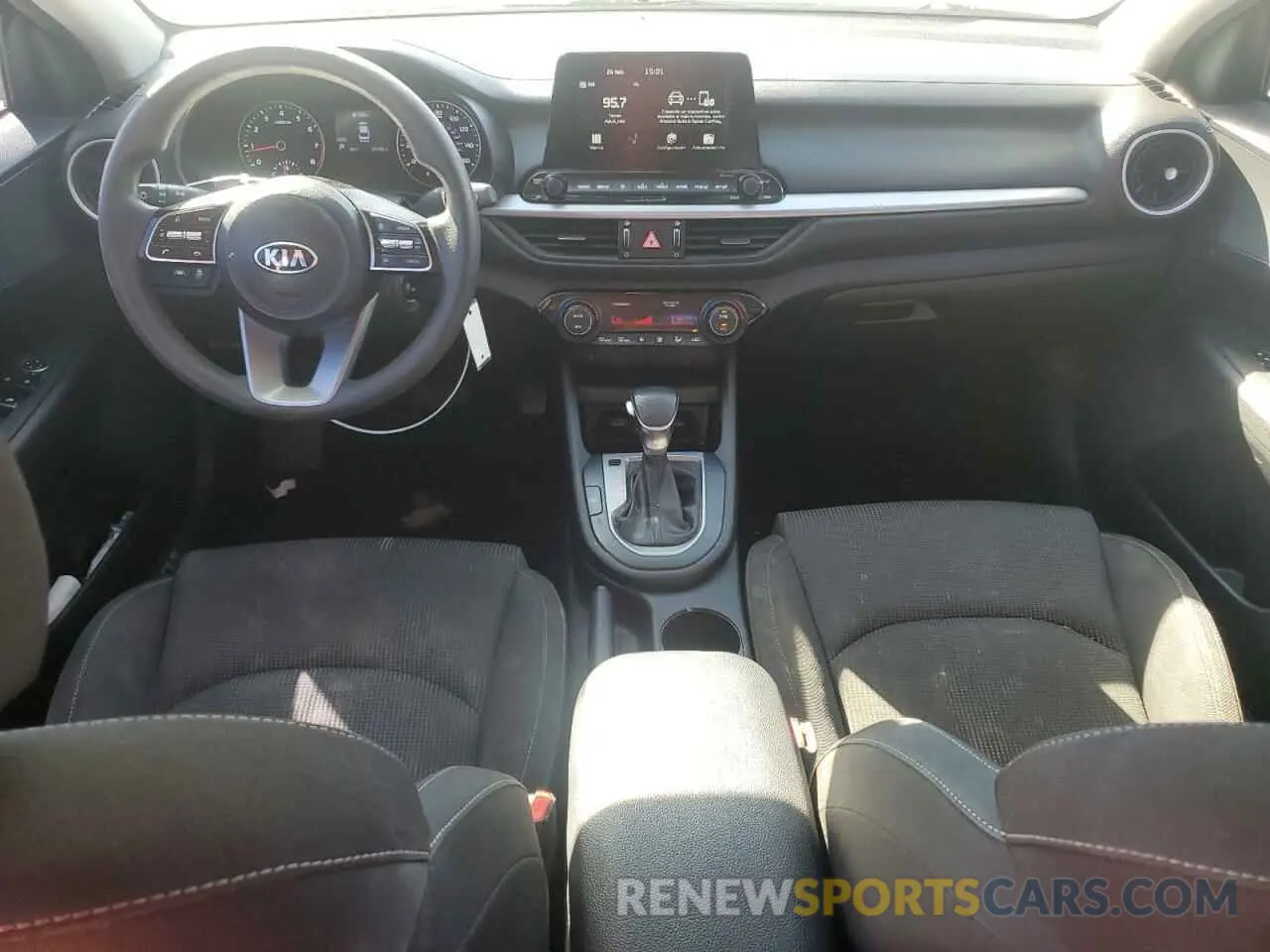 8 Photograph of a damaged car 3KPF24AD5KE041697 KIA FORTE 2019