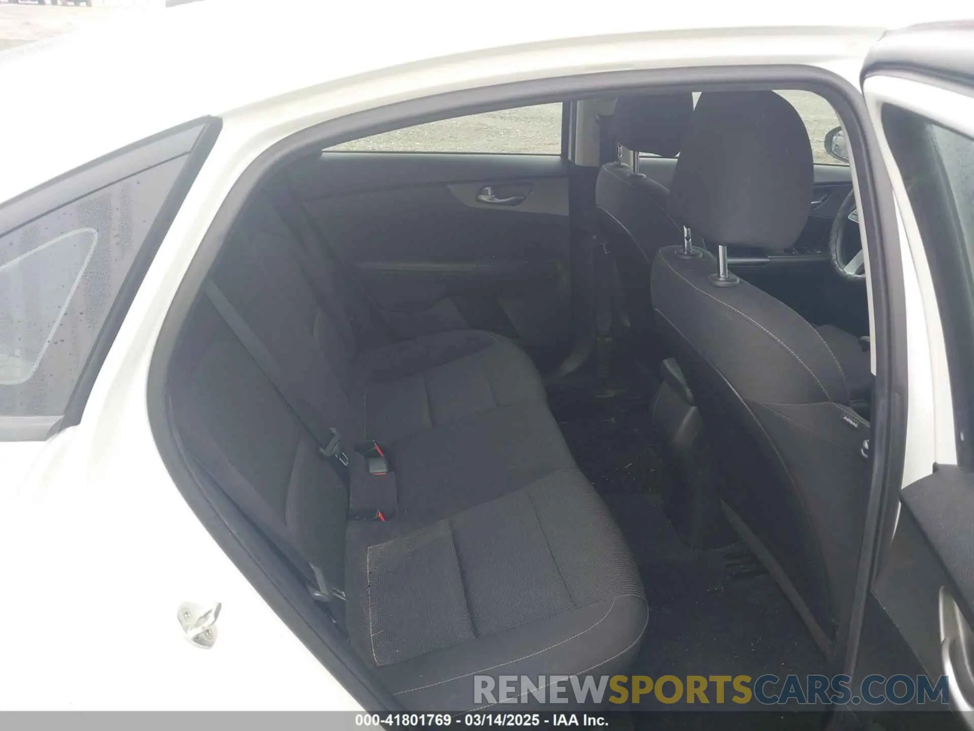 8 Photograph of a damaged car 3KPF24AD5KE047970 KIA FORTE 2019
