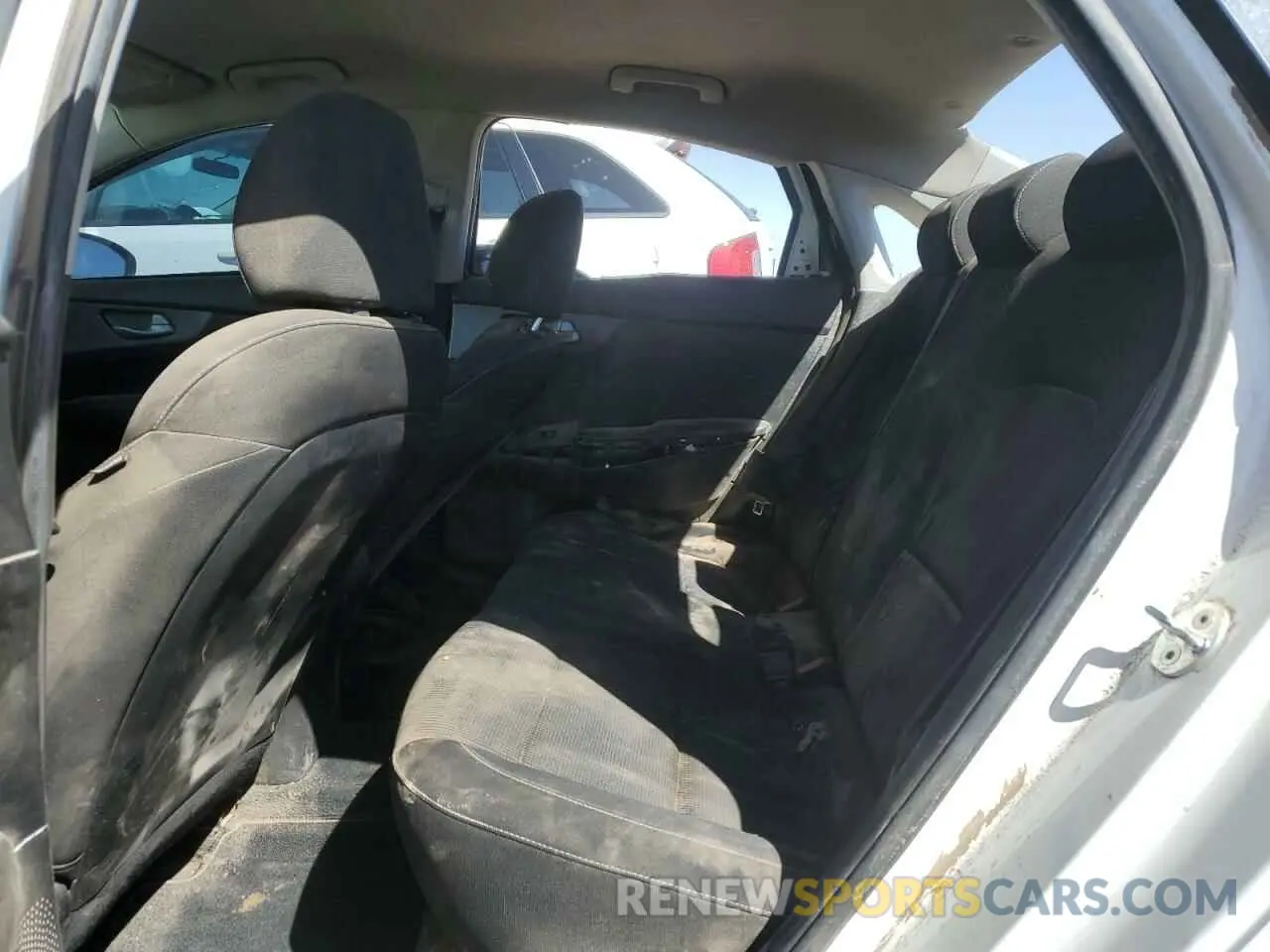 10 Фотография поврежденного автомобиля 3KPF24AD5KE049346 KIA FORTE 2019
