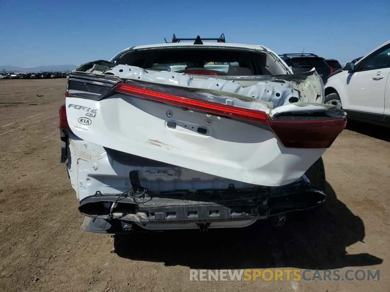 6 Фотография поврежденного автомобиля 3KPF24AD5KE049346 KIA FORTE 2019