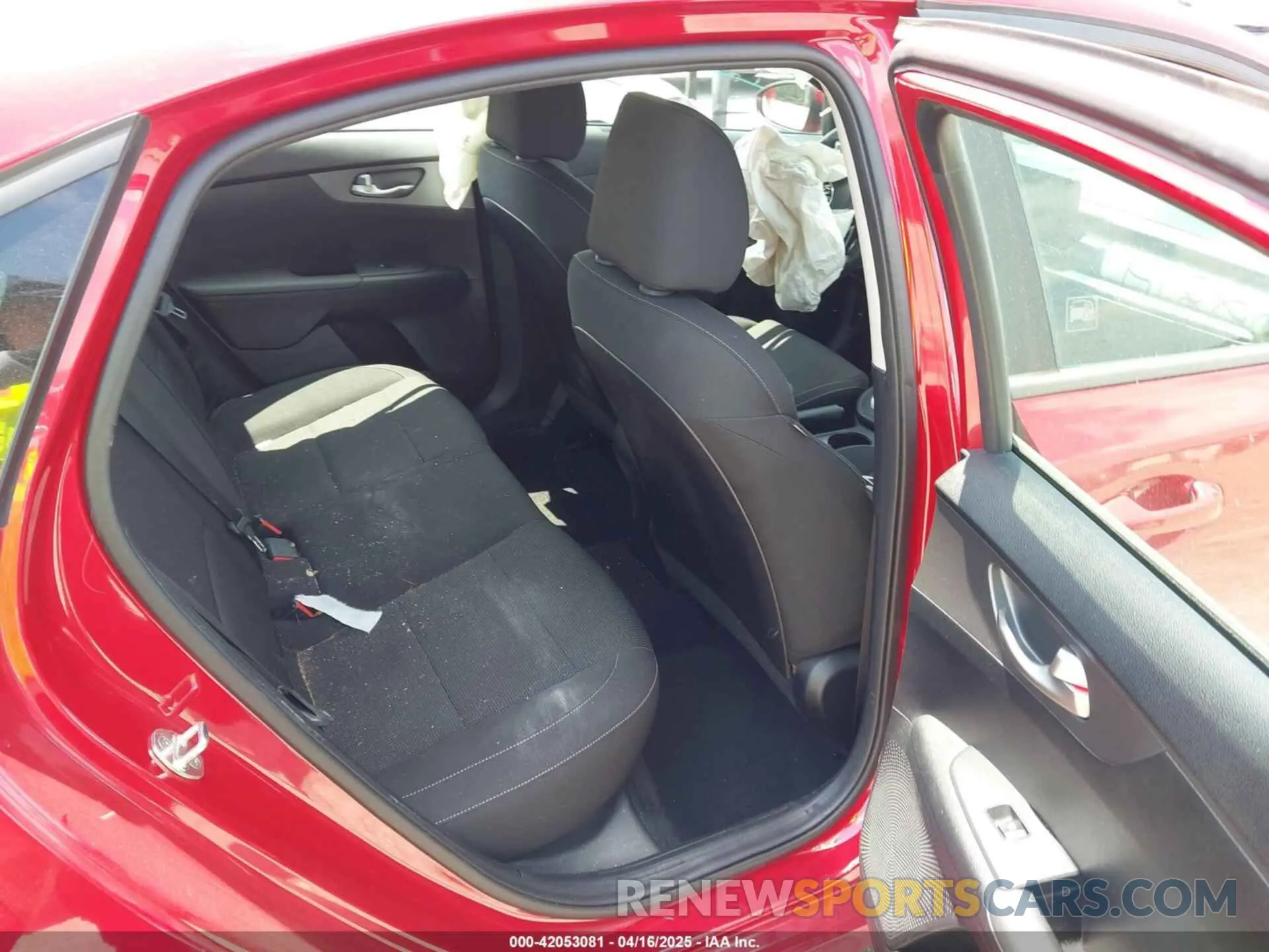 8 Фотография поврежденного автомобиля 3KPF24AD5KE052814 KIA FORTE 2019