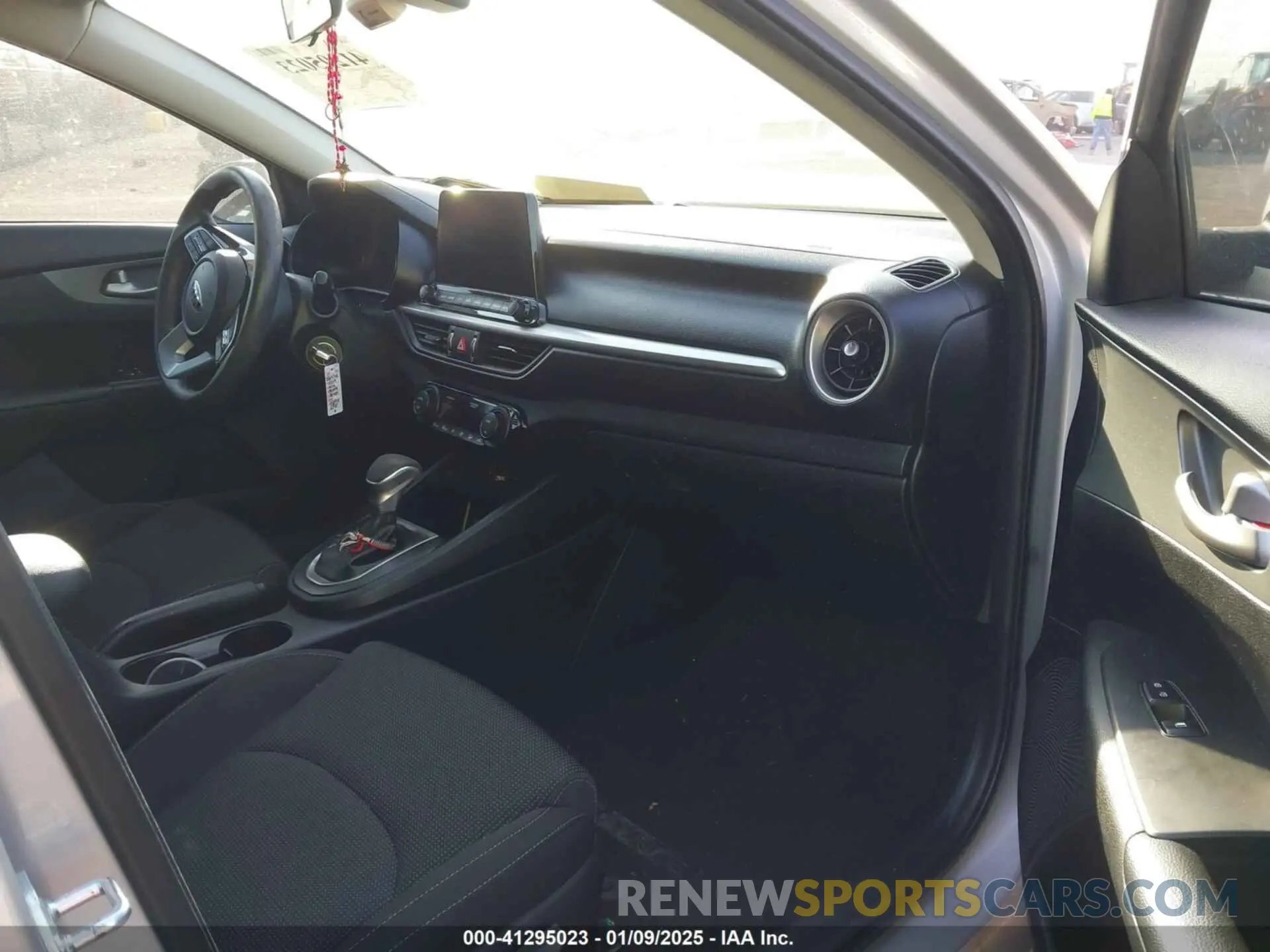 5 Фотография поврежденного автомобиля 3KPF24AD5KE060296 KIA FORTE 2019