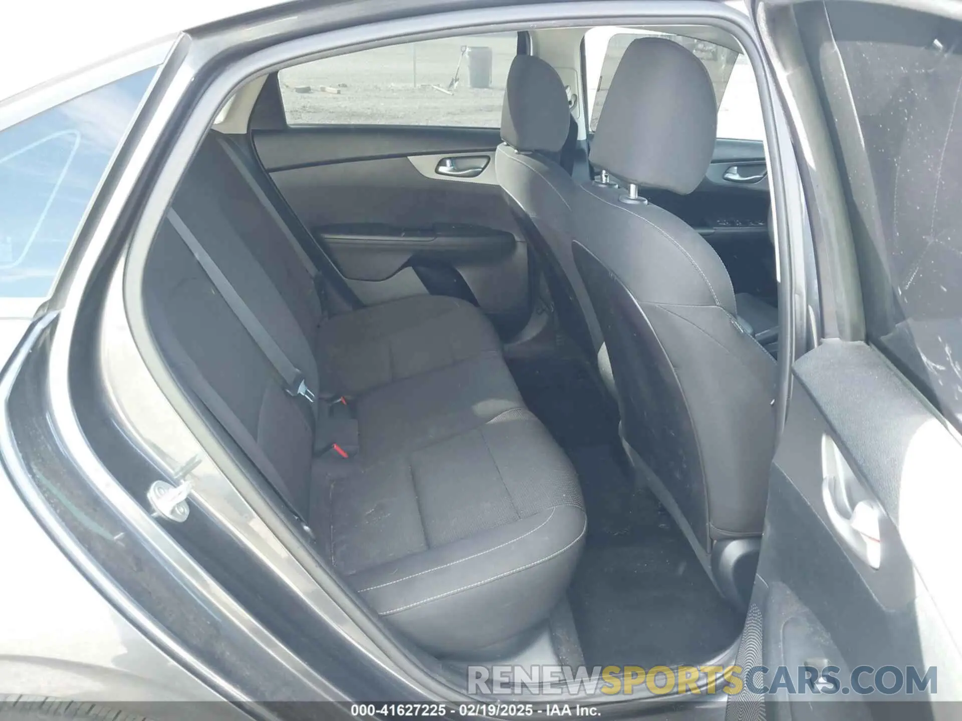 8 Photograph of a damaged car 3KPF24AD5KE062887 KIA FORTE 2019