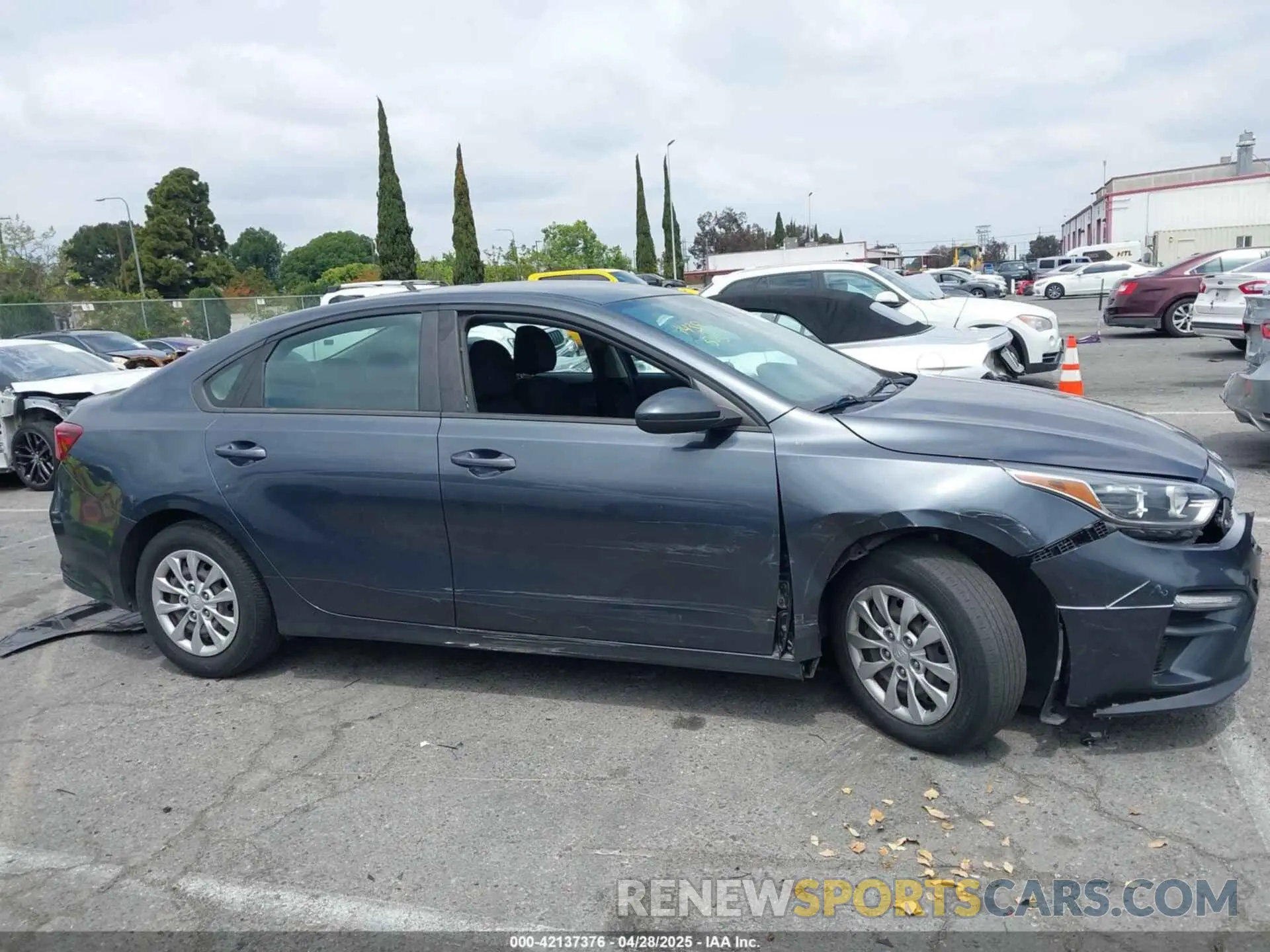 13 Photograph of a damaged car 3KPF24AD5KE074196 KIA FORTE 2019