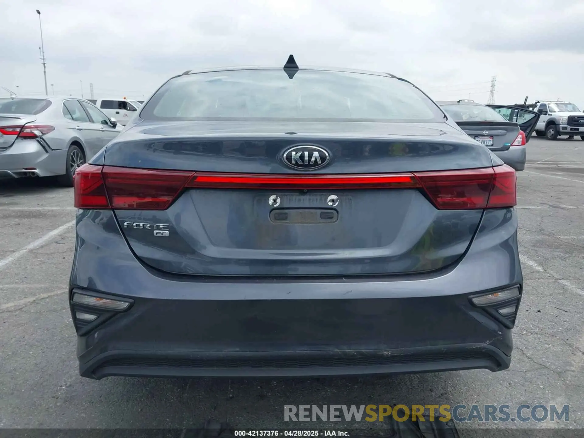 16 Photograph of a damaged car 3KPF24AD5KE074196 KIA FORTE 2019