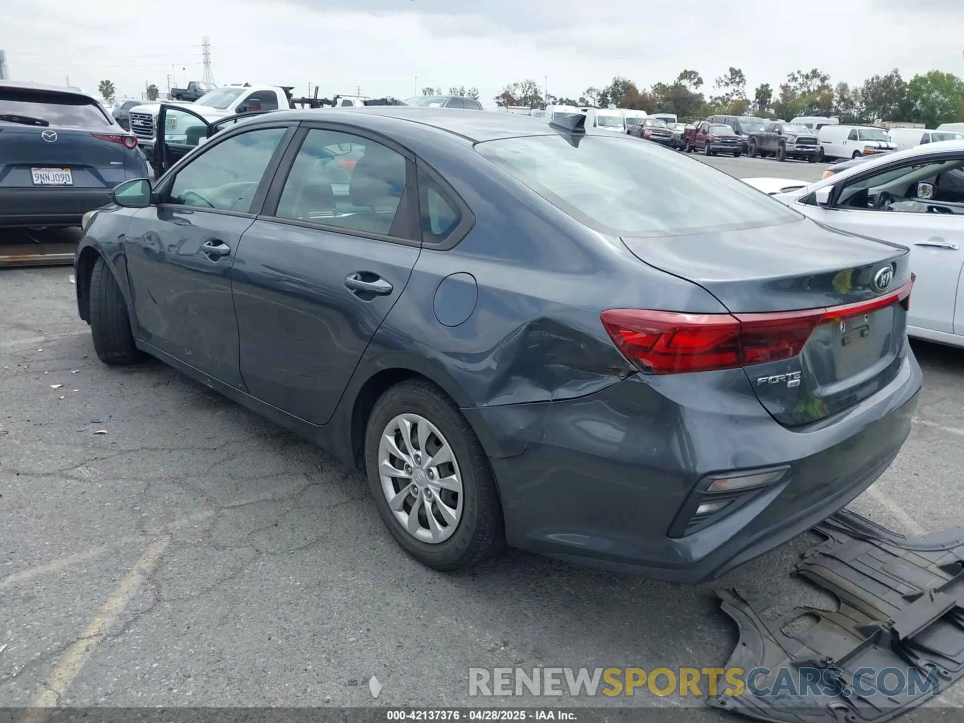 3 Photograph of a damaged car 3KPF24AD5KE074196 KIA FORTE 2019
