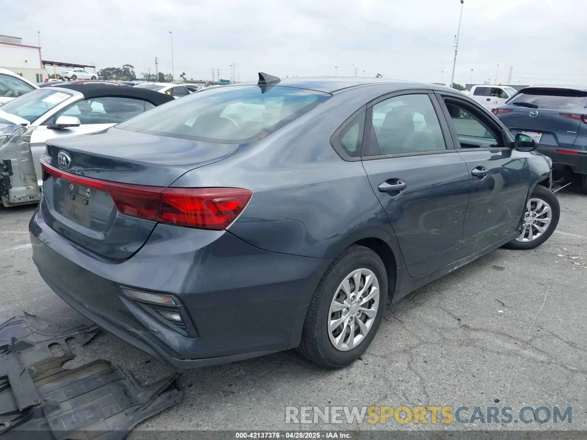 4 Photograph of a damaged car 3KPF24AD5KE074196 KIA FORTE 2019