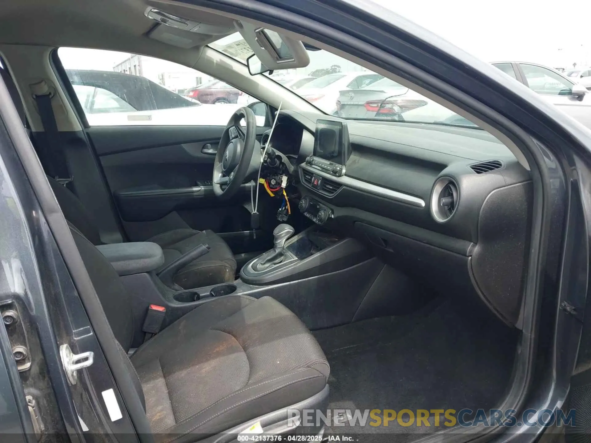 5 Photograph of a damaged car 3KPF24AD5KE074196 KIA FORTE 2019