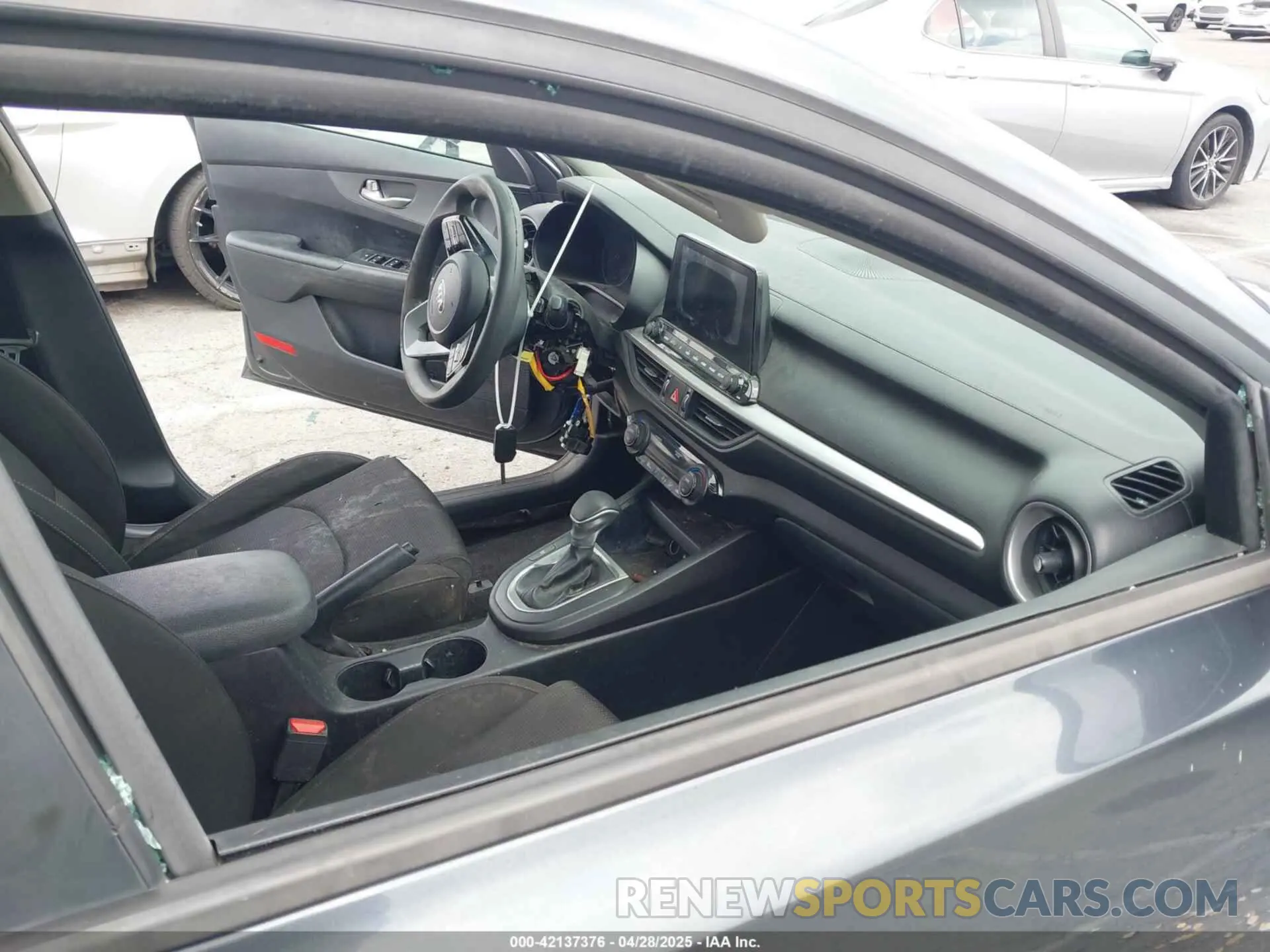 6 Photograph of a damaged car 3KPF24AD5KE074196 KIA FORTE 2019