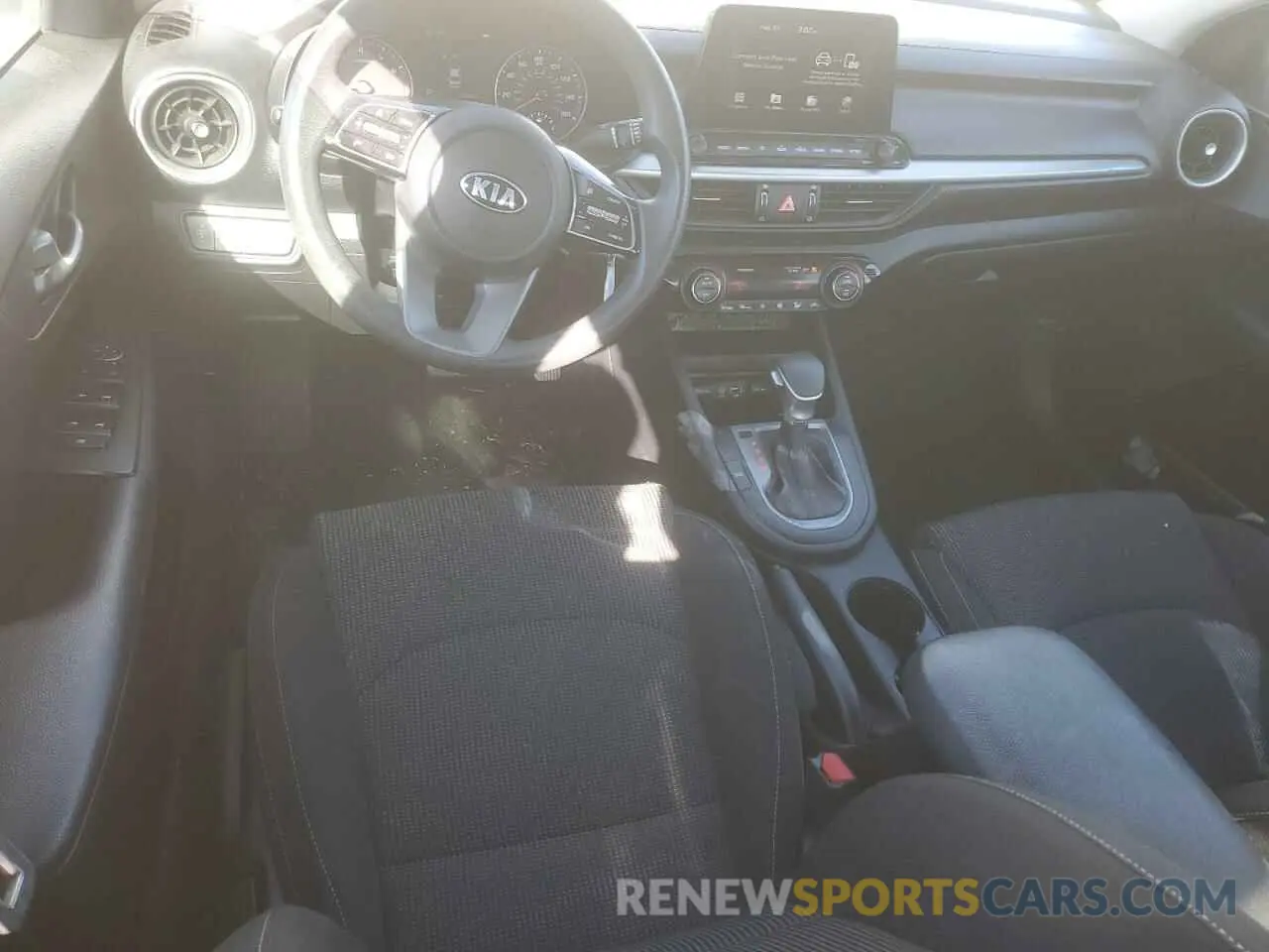 8 Photograph of a damaged car 3KPF24AD5KE082864 KIA FORTE 2019