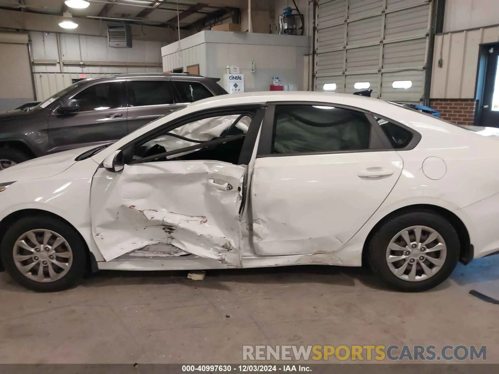 14 Фотография поврежденного автомобиля 3KPF24AD5KE088308 KIA FORTE 2019
