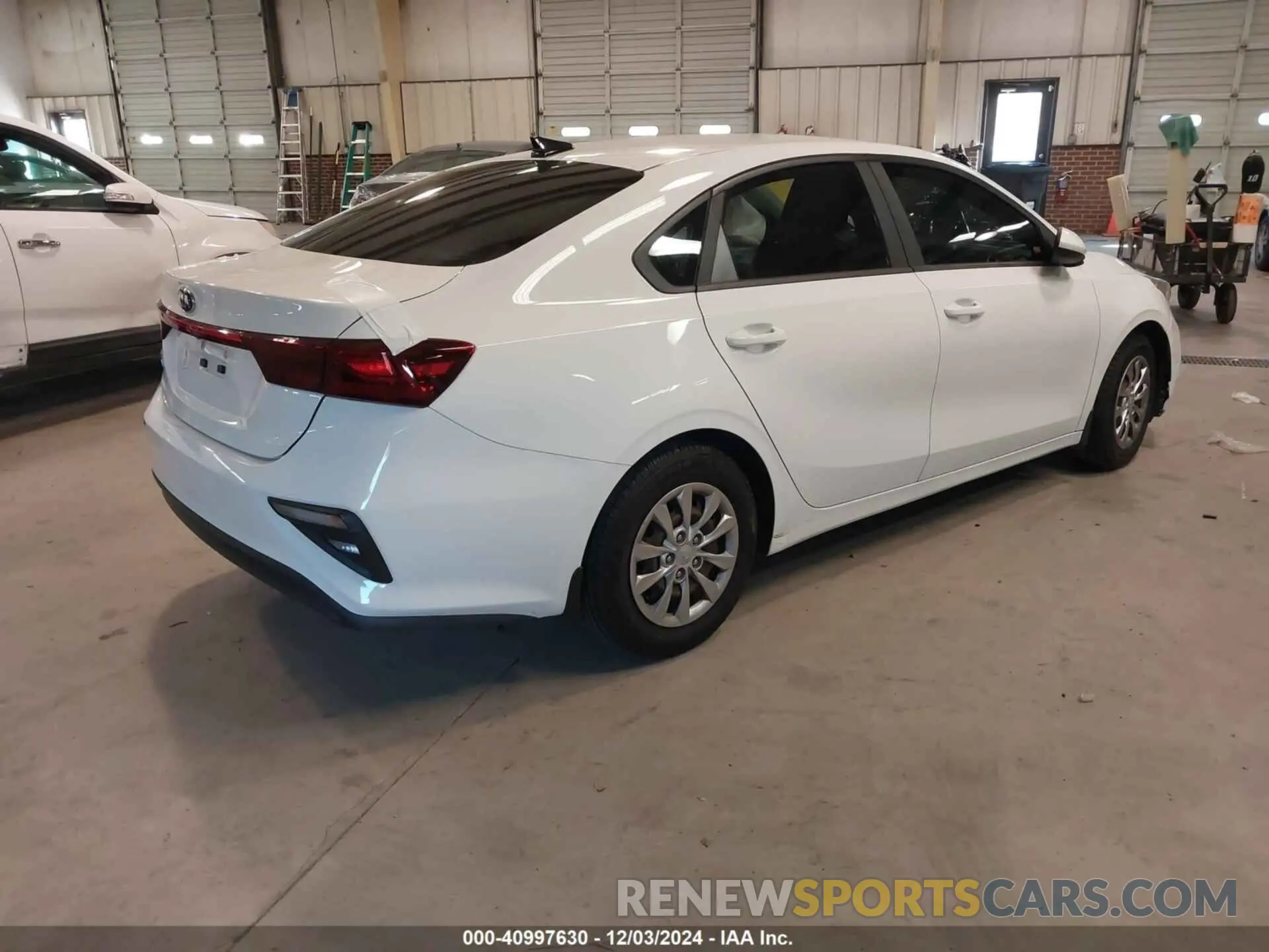 4 Фотография поврежденного автомобиля 3KPF24AD5KE088308 KIA FORTE 2019