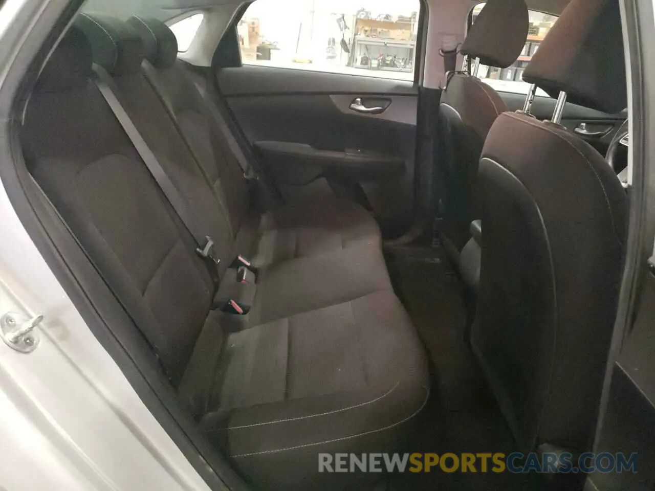 10 Photograph of a damaged car 3KPF24AD5KE119458 KIA FORTE 2019