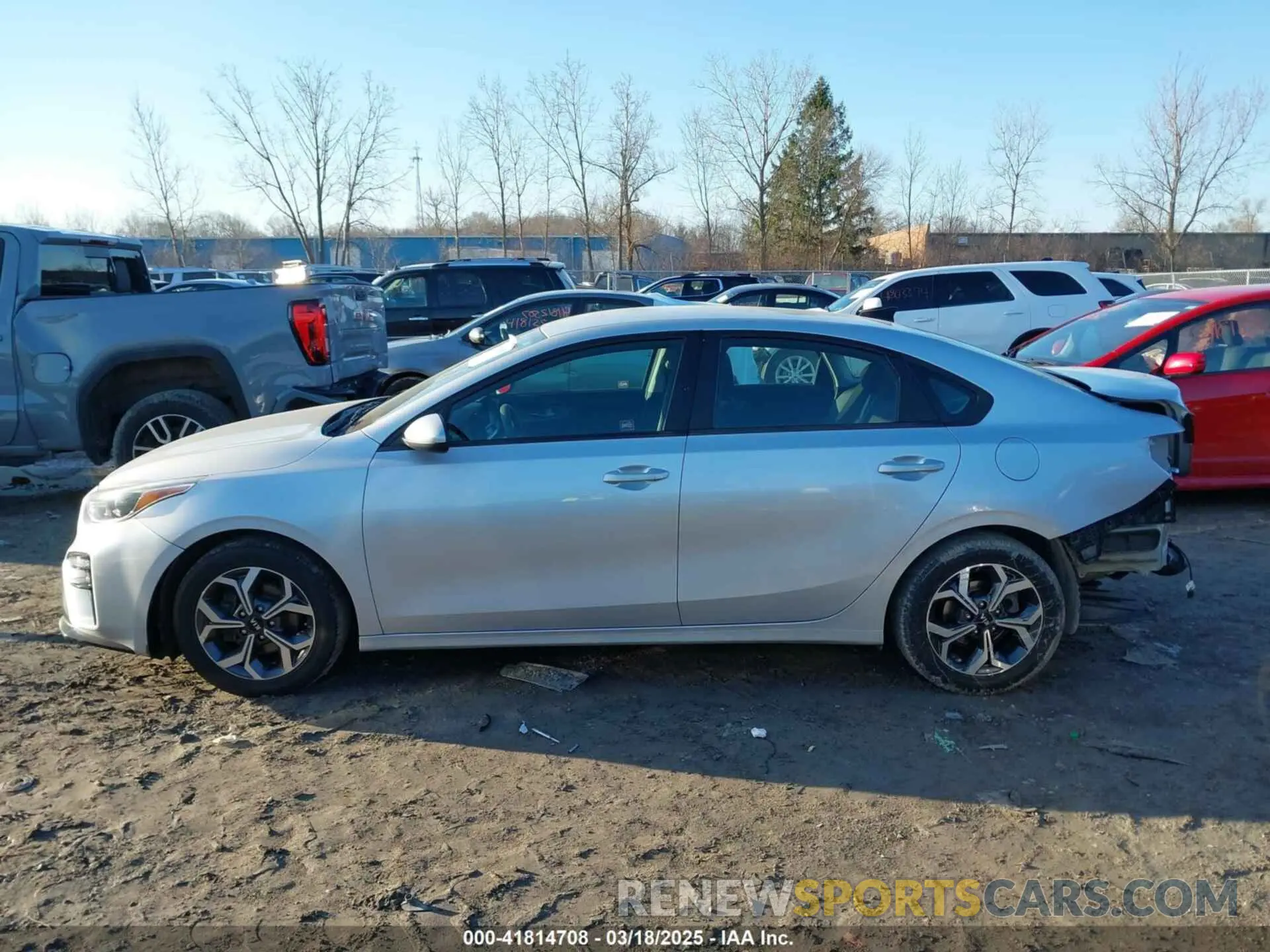14 Photograph of a damaged car 3KPF24AD5KE130637 KIA FORTE 2019