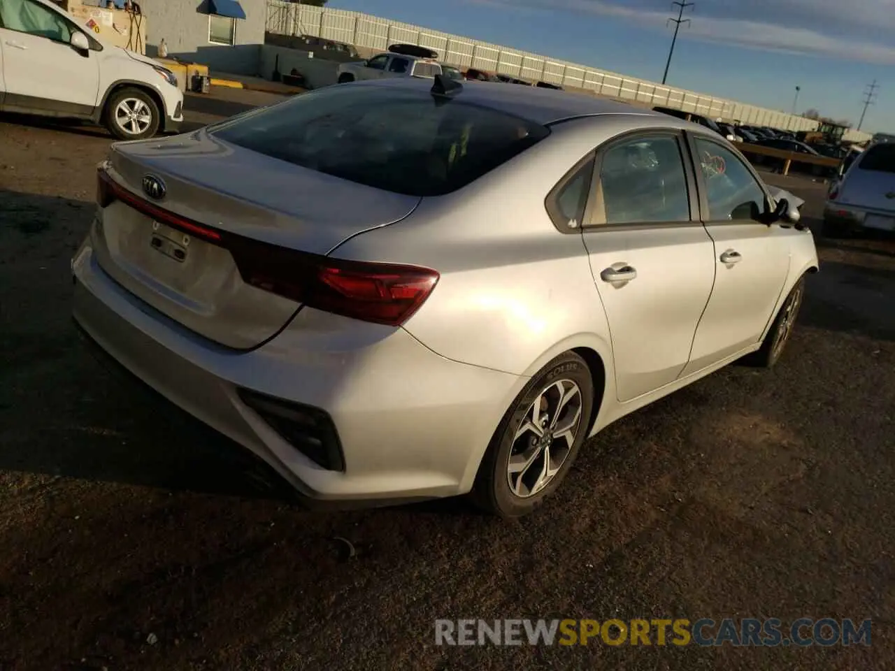 3 Photograph of a damaged car 3KPF24AD5KE137054 KIA FORTE 2019