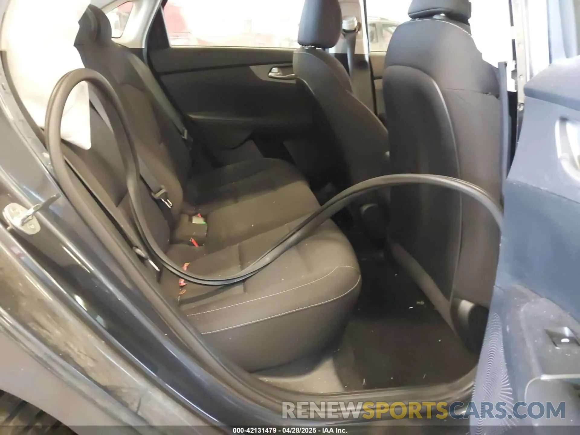 8 Фотография поврежденного автомобиля 3KPF24AD6KE011642 KIA FORTE 2019