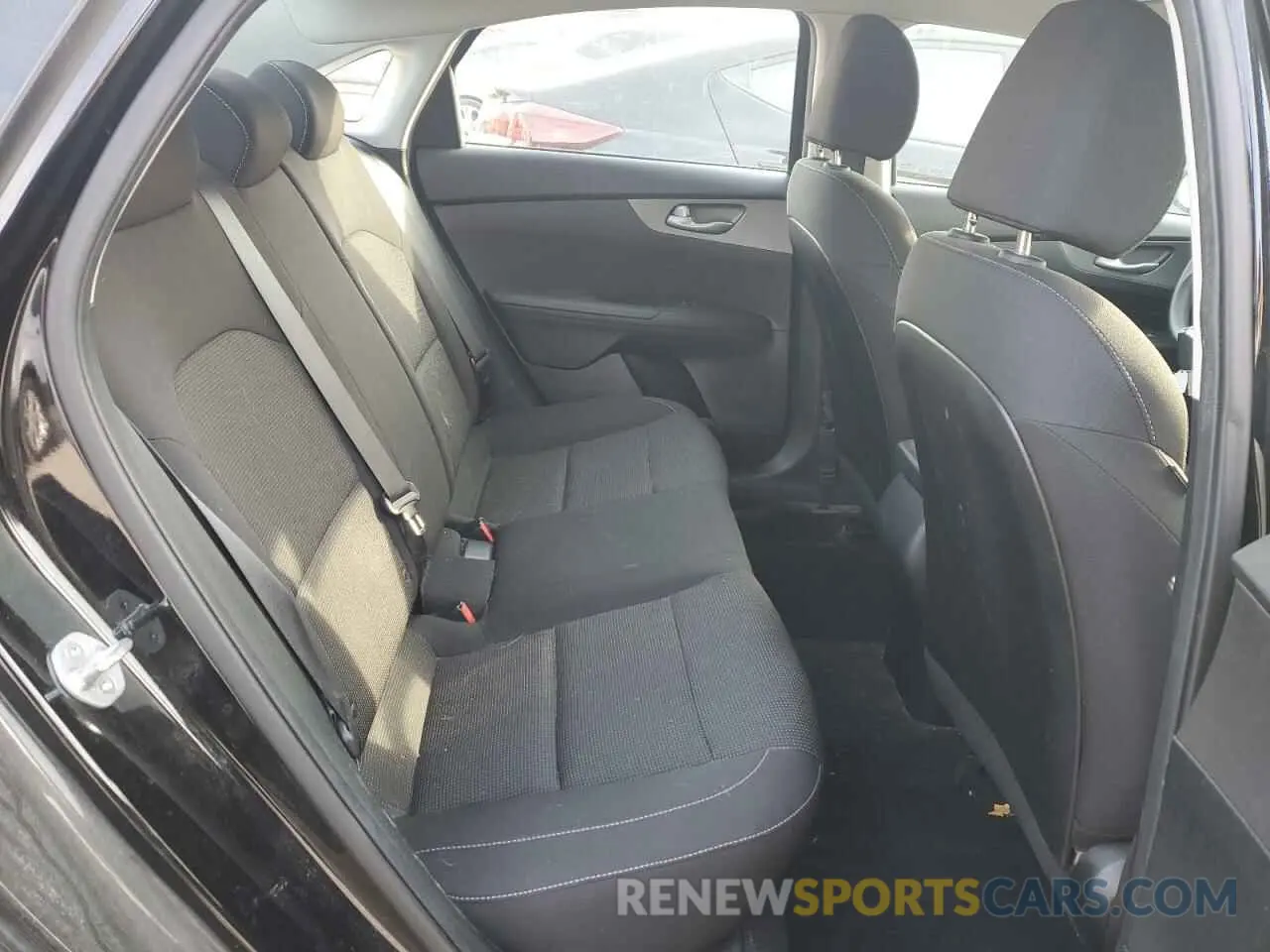 10 Photograph of a damaged car 3KPF24AD6KE024035 KIA FORTE 2019