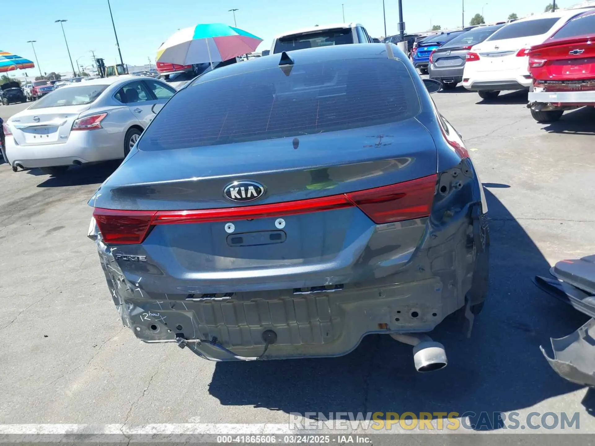 17 Photograph of a damaged car 3KPF24AD6KE036721 KIA FORTE 2019