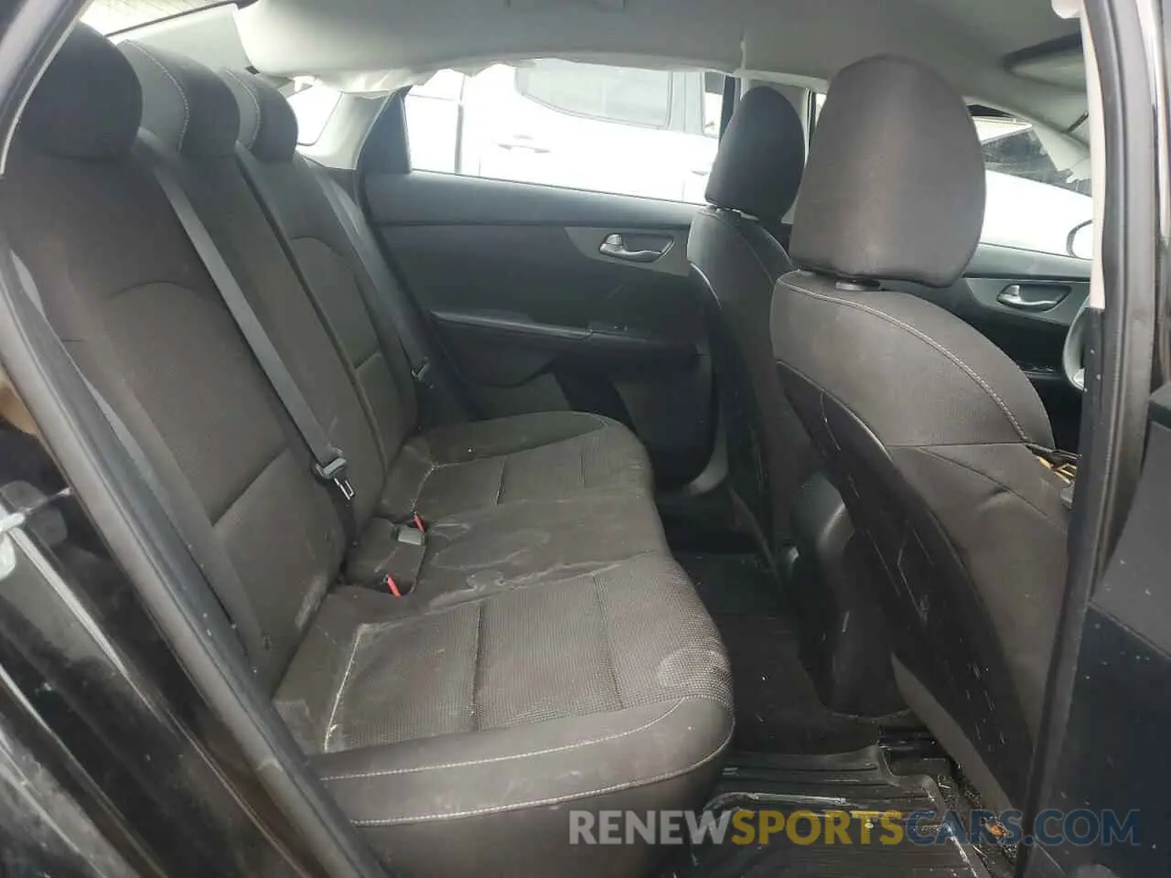 11 Photograph of a damaged car 3KPF24AD6KE066348 KIA FORTE 2019