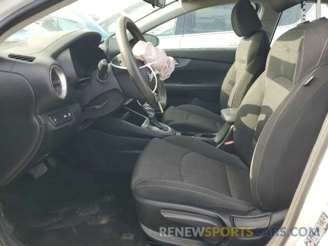 7 Photograph of a damaged car 3KPF24AD6KE067242 KIA FORTE 2019