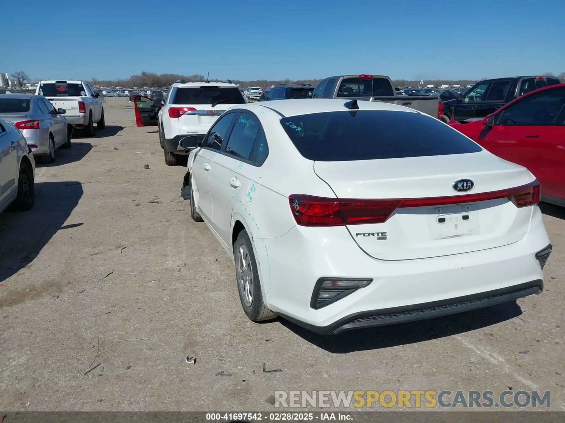 3 Фотография поврежденного автомобиля 3KPF24AD6KE081593 KIA FORTE 2019