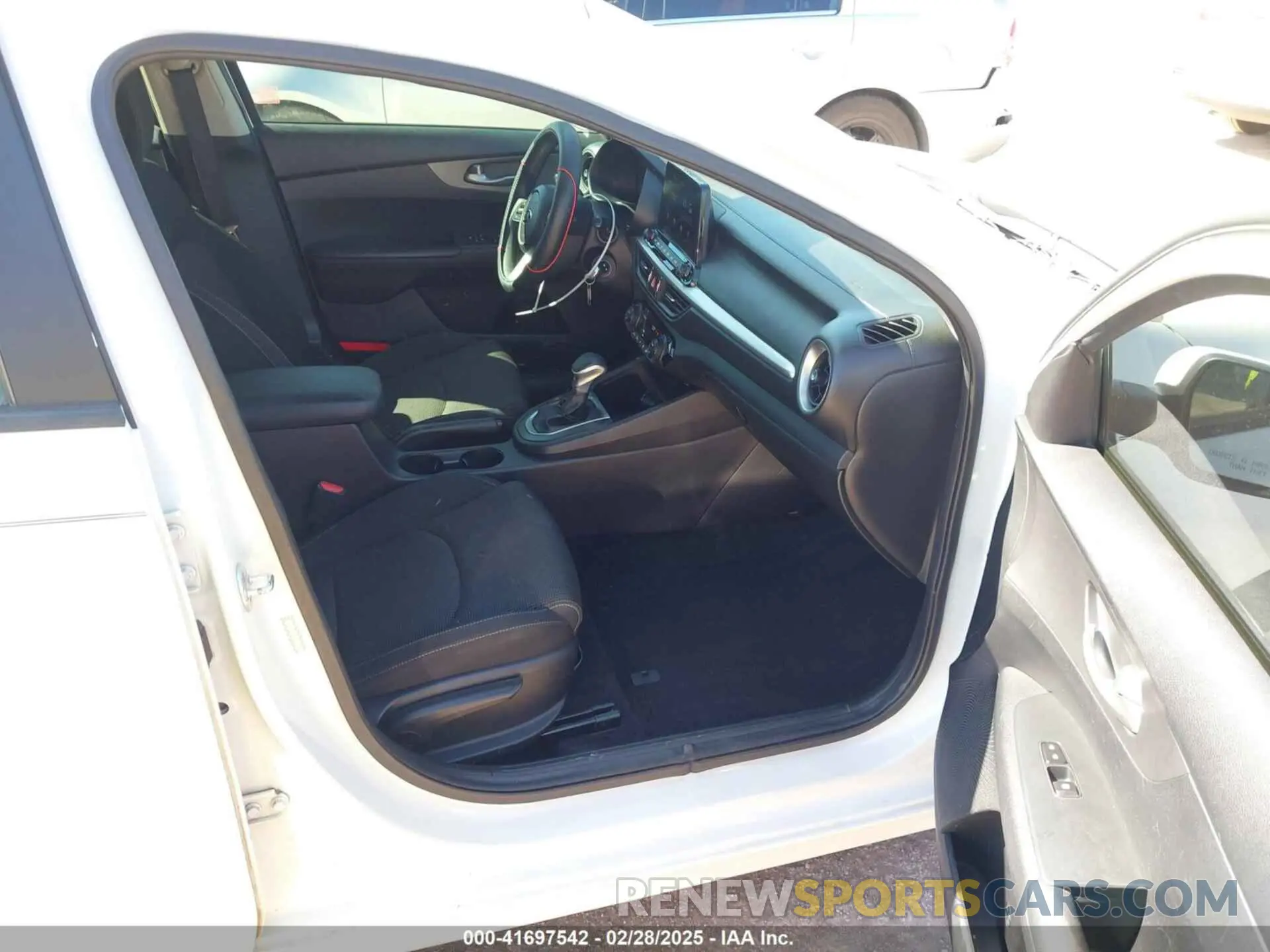 5 Фотография поврежденного автомобиля 3KPF24AD6KE081593 KIA FORTE 2019