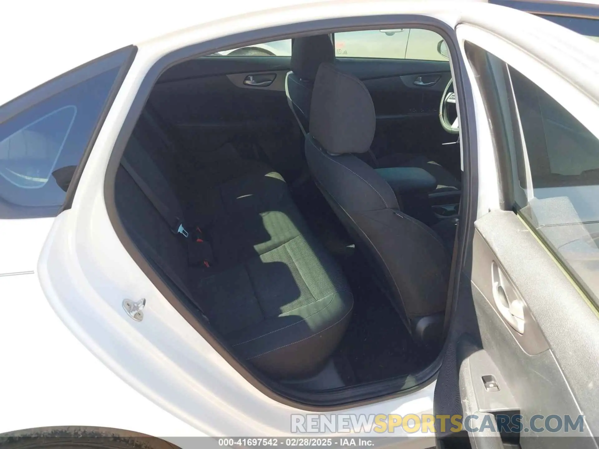8 Фотография поврежденного автомобиля 3KPF24AD6KE081593 KIA FORTE 2019