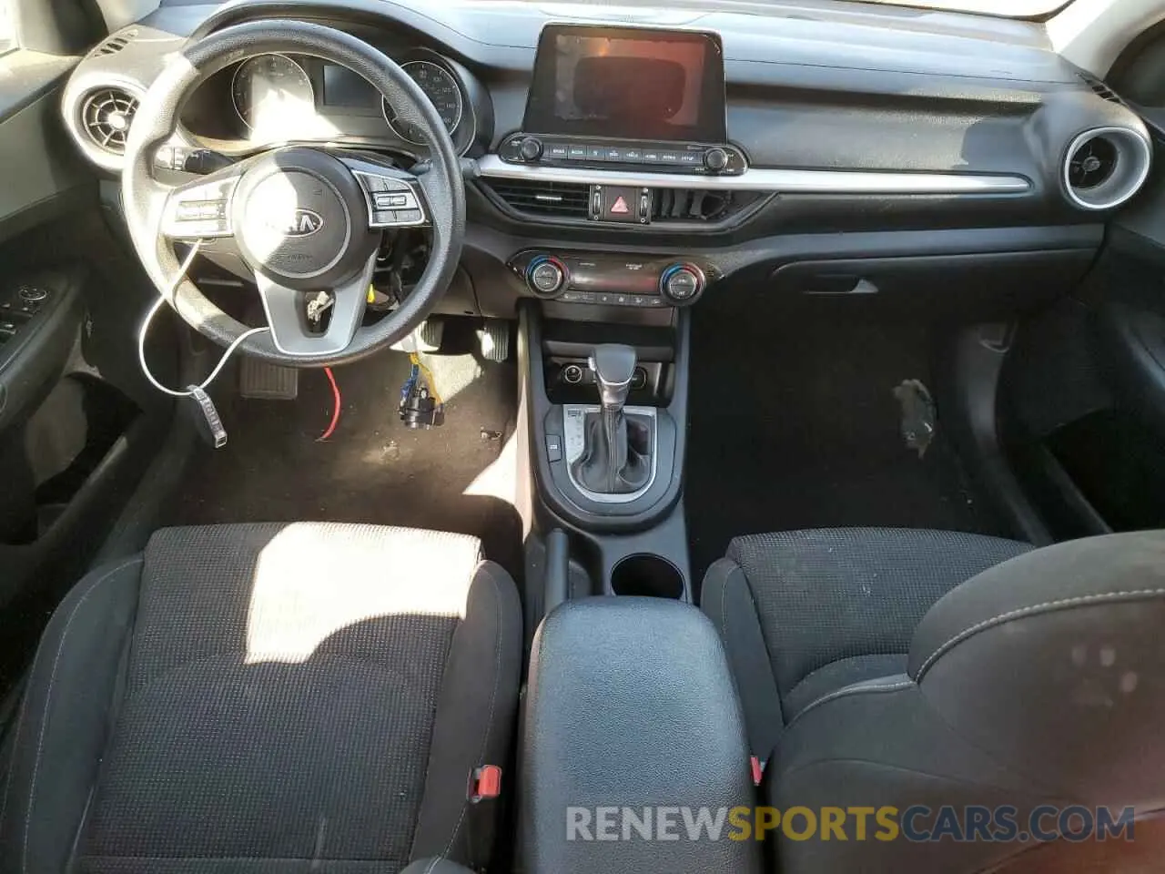 8 Фотография поврежденного автомобиля 3KPF24AD6KE110512 KIA FORTE 2019