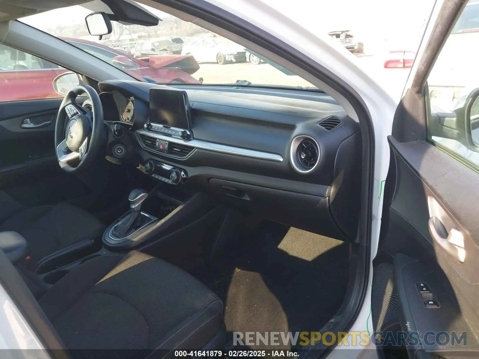 5 Фотография поврежденного автомобиля 3KPF24AD6KE111207 KIA FORTE 2019