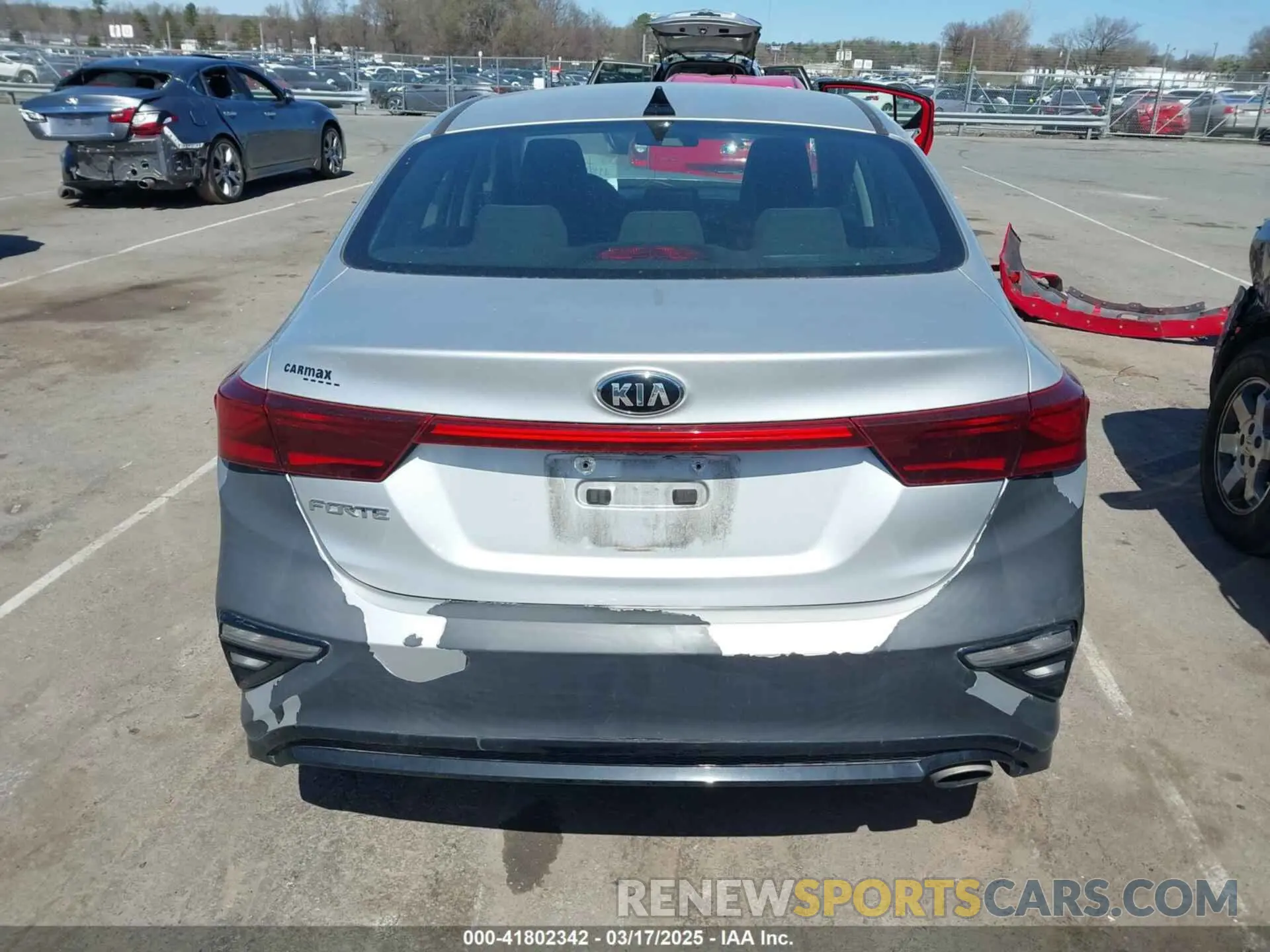 16 Photograph of a damaged car 3KPF24AD7KE016977 KIA FORTE 2019