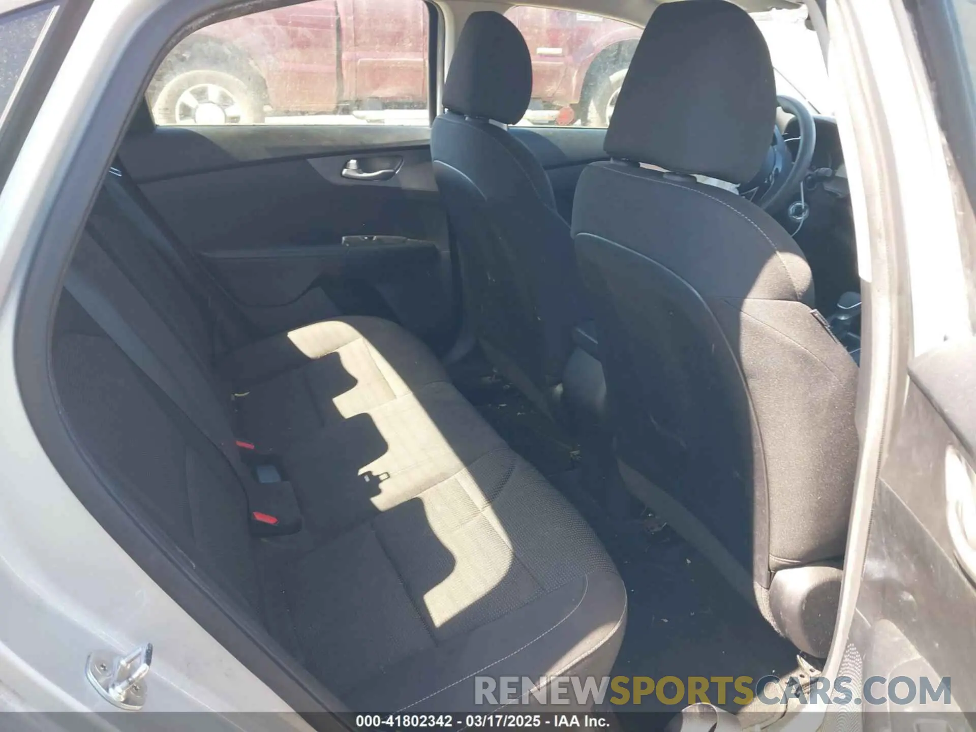 8 Photograph of a damaged car 3KPF24AD7KE016977 KIA FORTE 2019