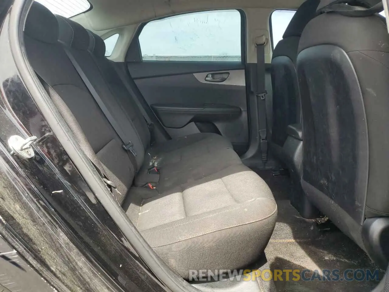 10 Photograph of a damaged car 3KPF24AD7KE044116 KIA FORTE 2019