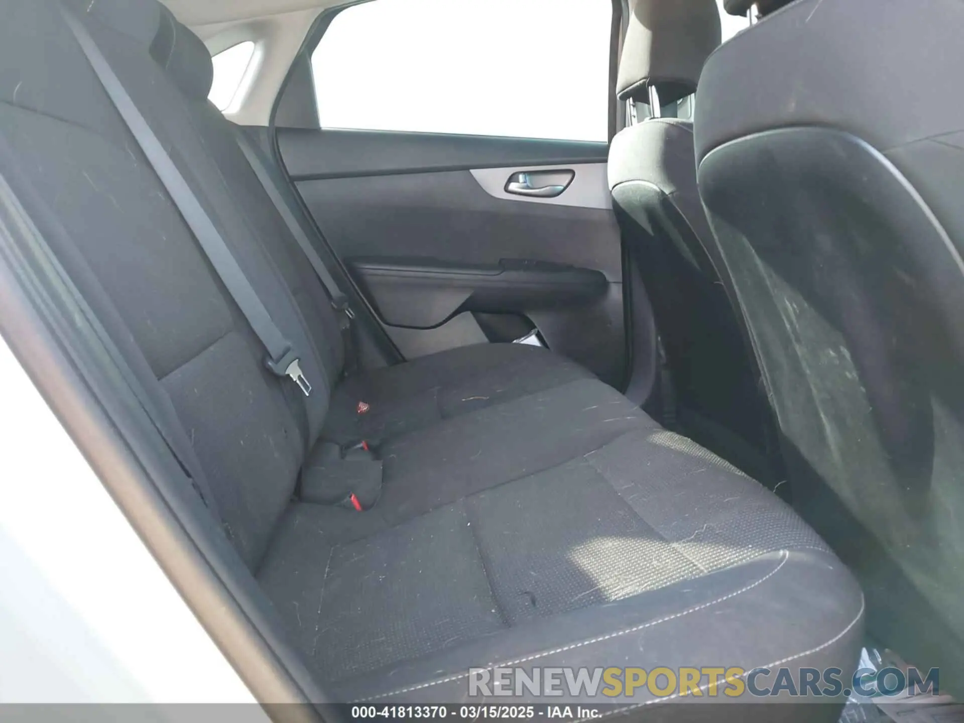 8 Фотография поврежденного автомобиля 3KPF24AD7KE059814 KIA FORTE 2019