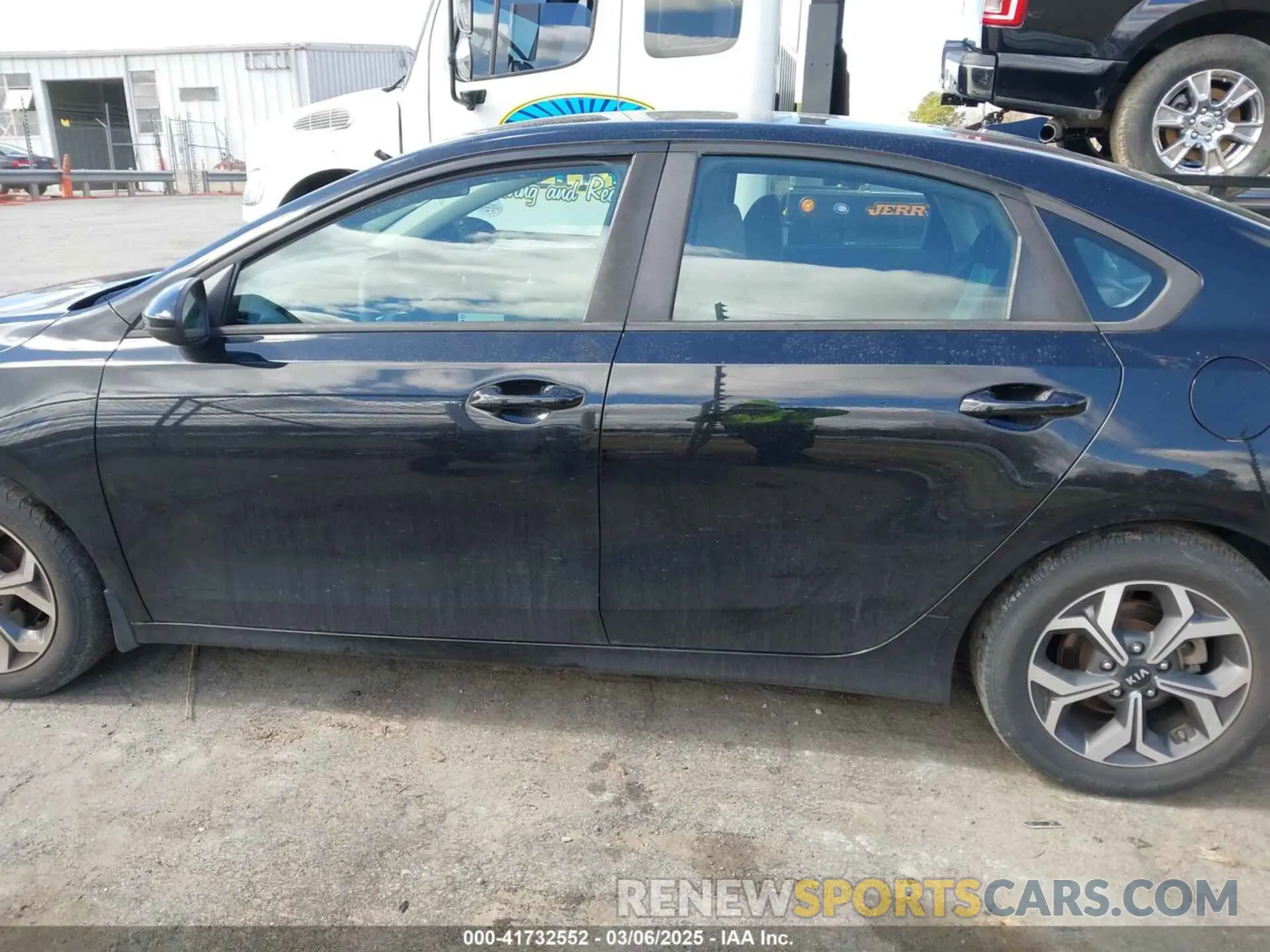 13 Photograph of a damaged car 3KPF24AD7KE066312 KIA FORTE 2019
