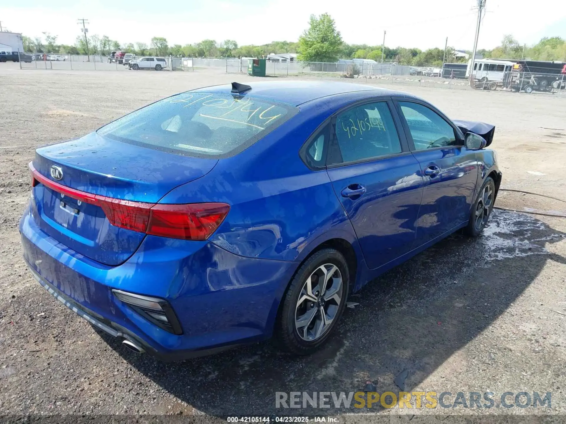 4 Photograph of a damaged car 3KPF24AD7KE083305 KIA FORTE 2019