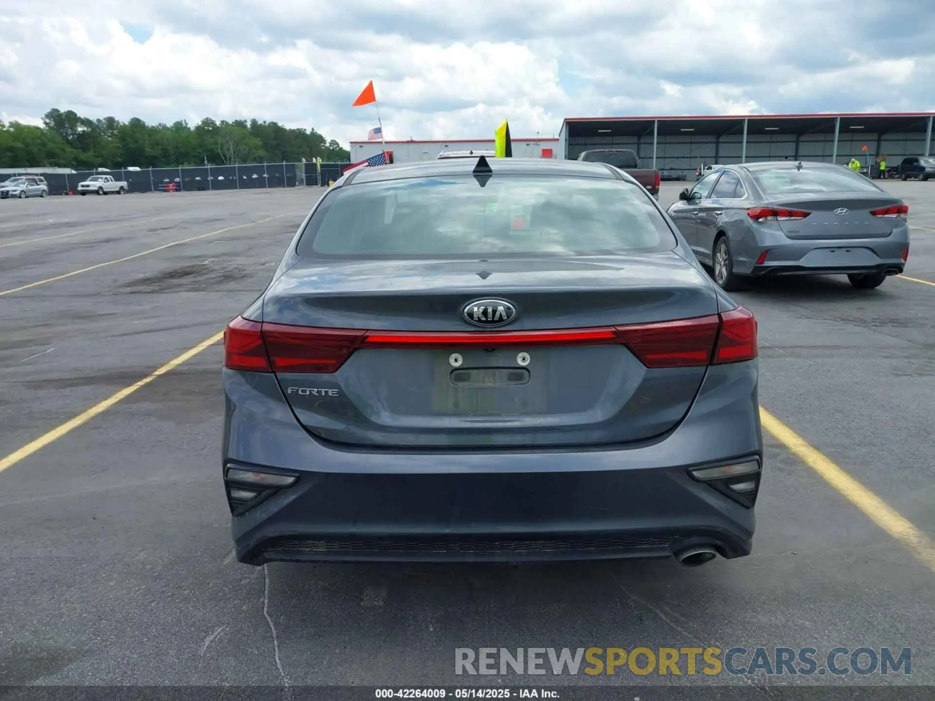 17 Photograph of a damaged car 3KPF24AD7KE110759 KIA FORTE 2019