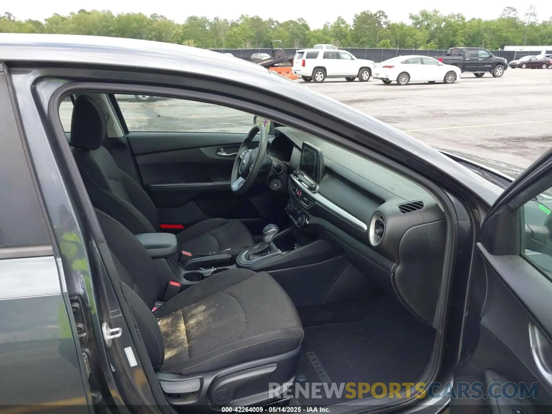 5 Photograph of a damaged car 3KPF24AD7KE110759 KIA FORTE 2019