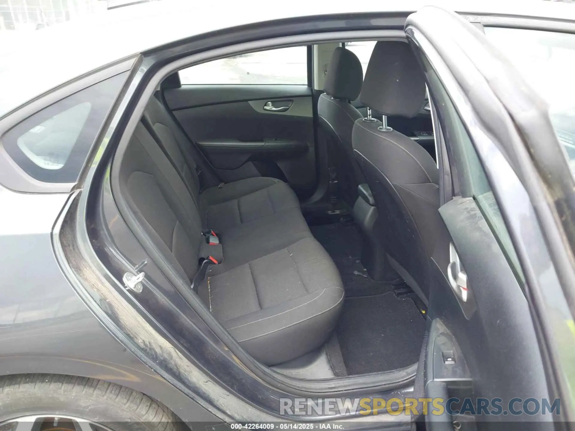 8 Photograph of a damaged car 3KPF24AD7KE110759 KIA FORTE 2019