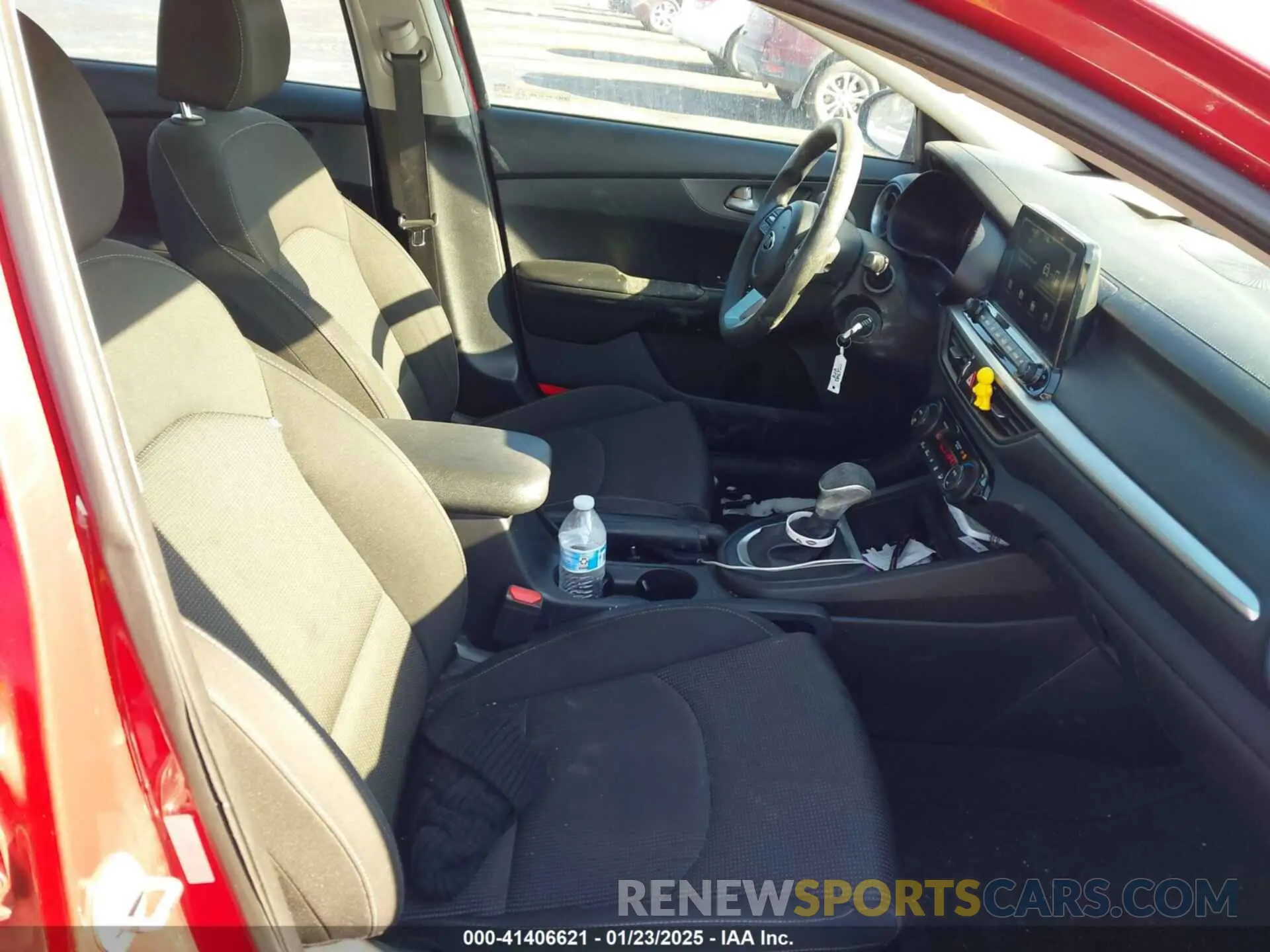 5 Photograph of a damaged car 3KPF24AD8KE022075 KIA FORTE 2019