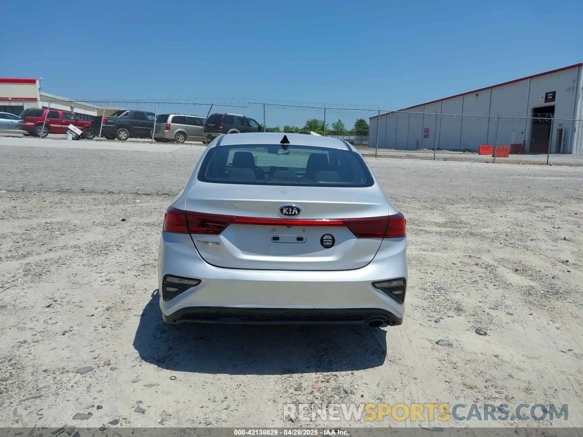 17 Photograph of a damaged car 3KPF24AD8KE024487 KIA FORTE 2019